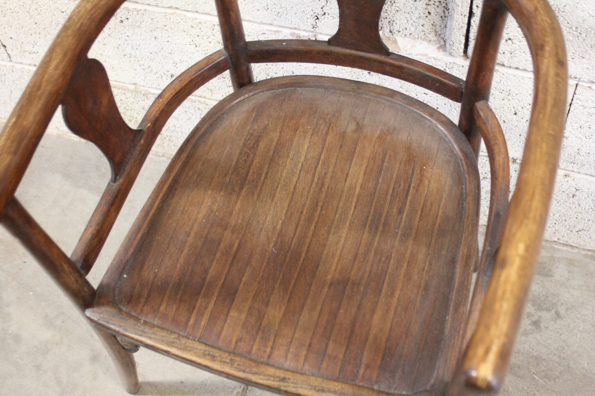 ancien-fauteuil-bistrot-bureau-bois-courbe-thonet-baumann-mobilier-brocante-occasion-emmaus-scherwiller-etikette (1)