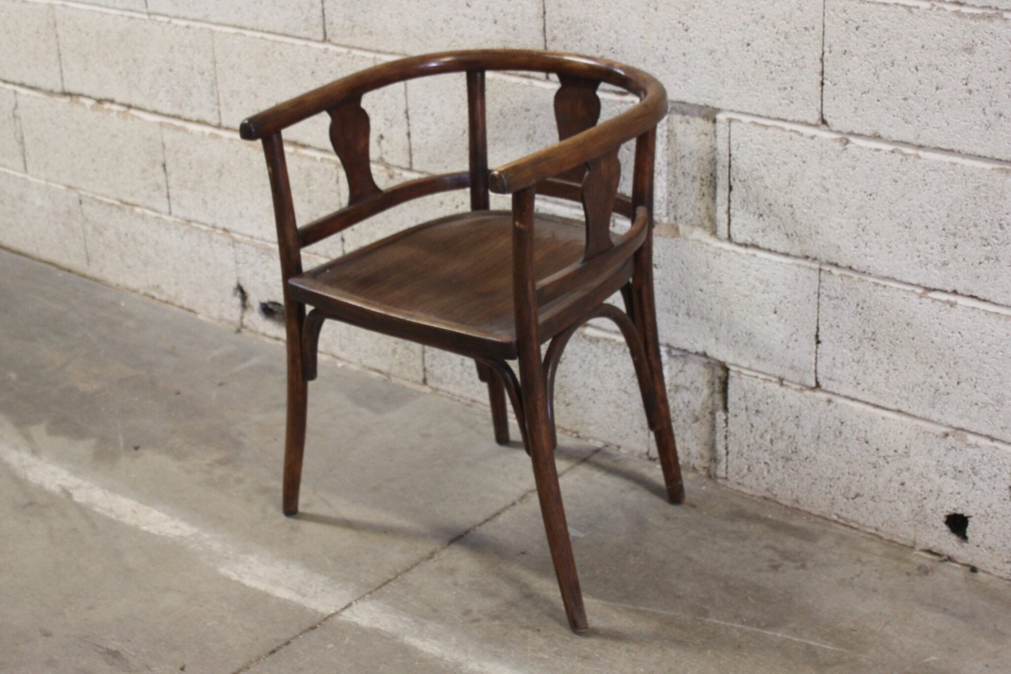 ancien-fauteuil-bistrot-bureau-bois-courbe-thonet-baumann-mobilier-brocante-occasion-emmaus-scherwiller-etikette (2)
