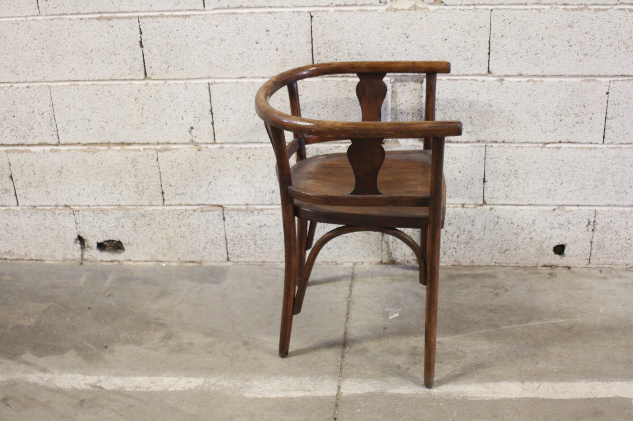 ancien-fauteuil-bistrot-bureau-bois-courbe-thonet-baumann-mobilier-brocante-occasion-emmaus-scherwiller-etikette (4)
