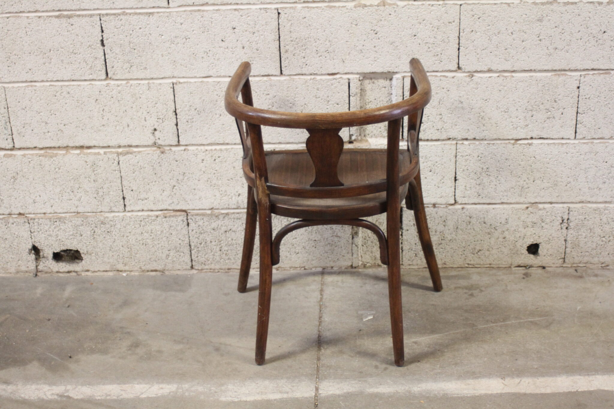 ancien-fauteuil-bistrot-bureau-bois-courbe-thonet-baumann-mobilier-brocante-occasion-emmaus-scherwiller-etikette (5)