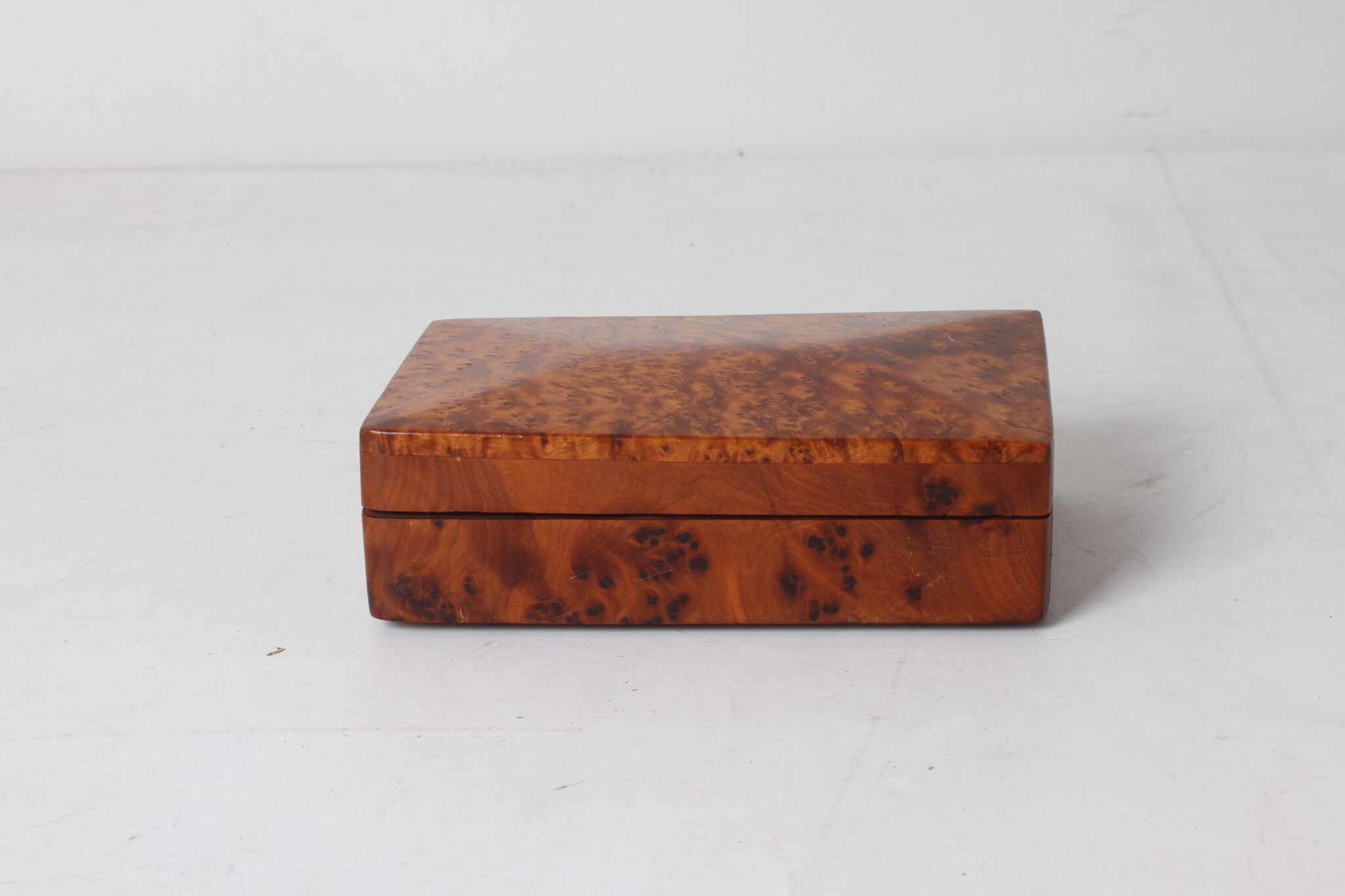 ancienne-boite-en-bois-objets-deco-brocante-occasion-emmaus-scherwiller-etikette (3)