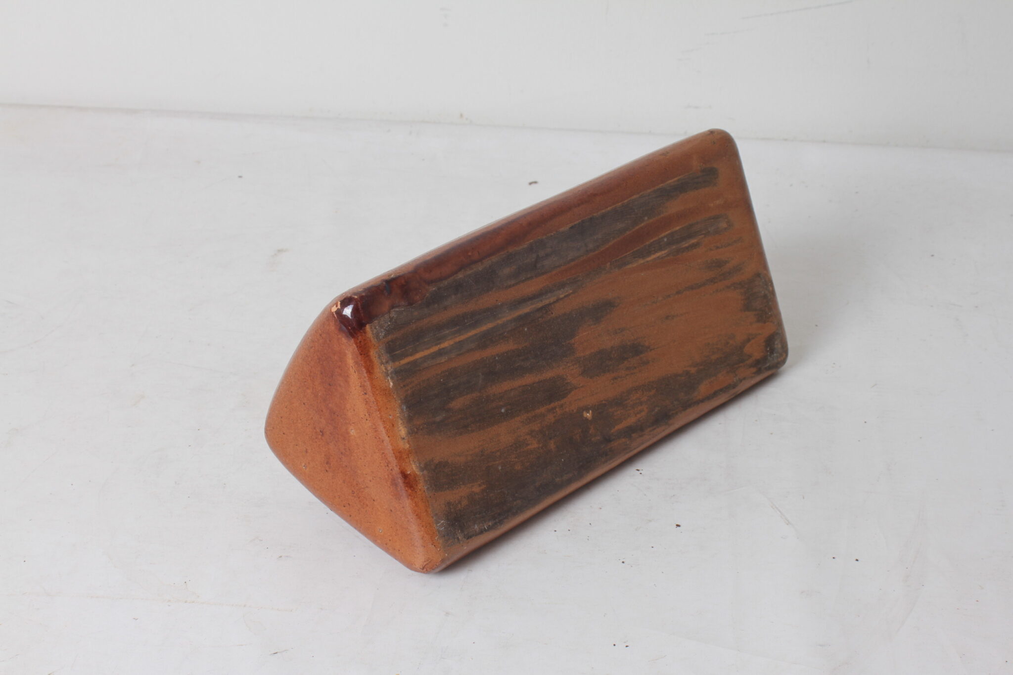 ancienne-bouillote-en-gres-bouchon-liege-objets-deco-brocante-collection-occasion-emmaus-scherwiller-etikette (4)