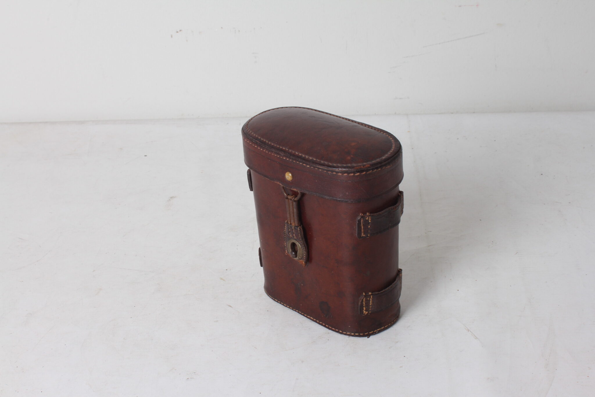 ancienne-paire-de-jumelles-flammarion-huet-et-cie-etui-cuir-le-coin-brocante-occasion-emmaus-scherwiller-etikette (2)