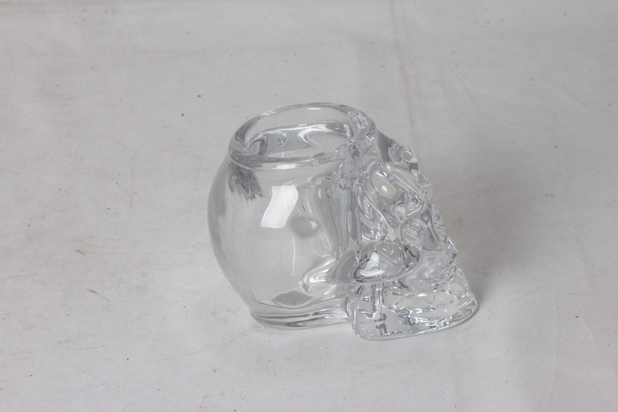 bougeoir-tete-de-mort-en-verre-epais-transparent-objets-deco-occasion-emmaus-scherwiller-etikette (4)