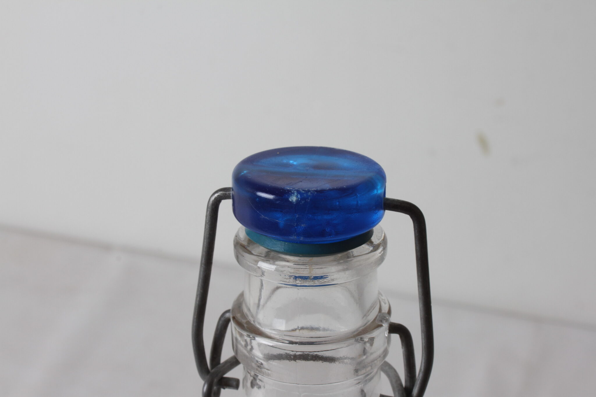 bouteille-a-eau-en-verre-decor-vache-ferme-art-de-la-table-occasion-emmaus-scherwiller-etikette (4)