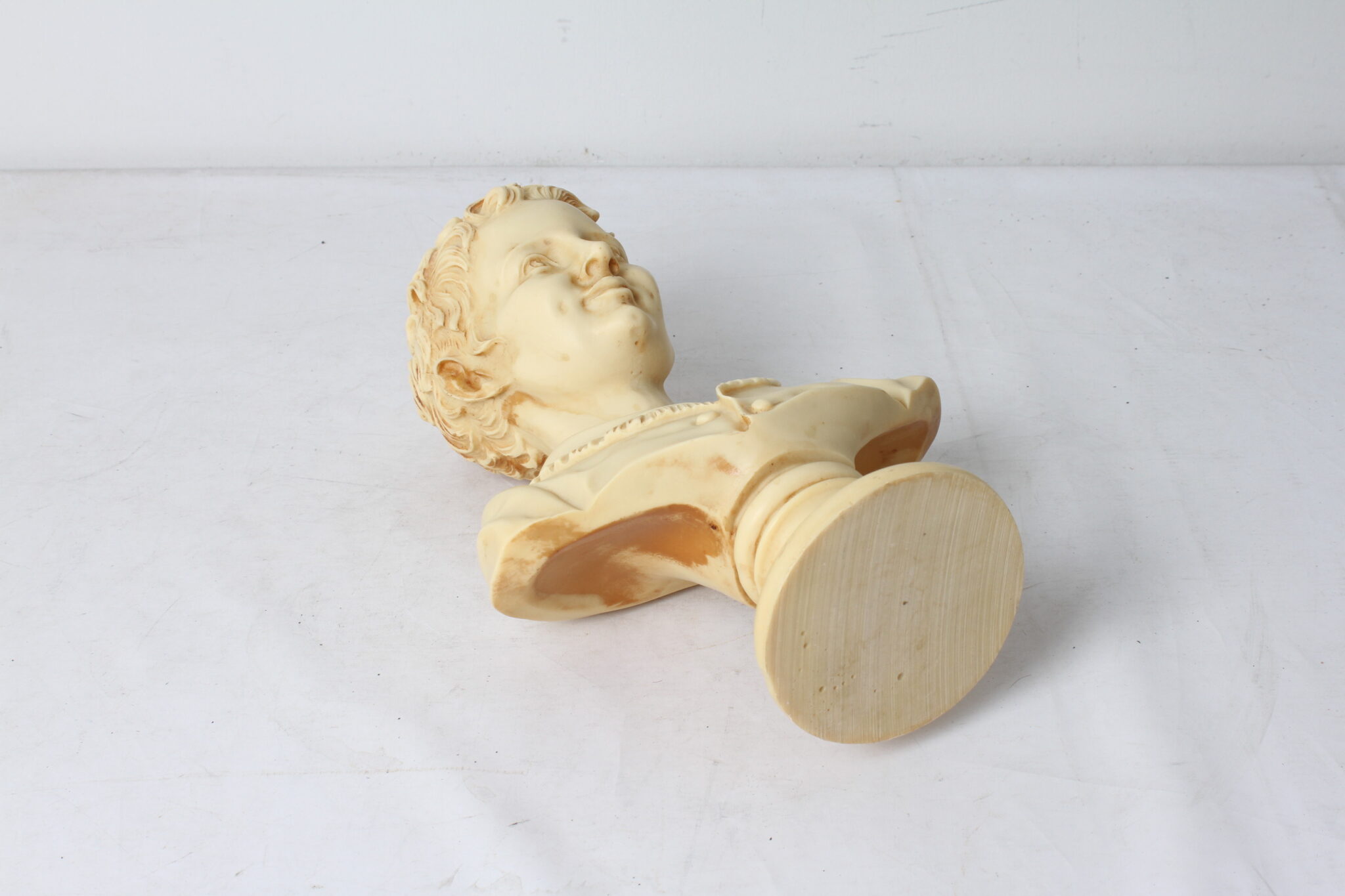 buste-alexandre-brongniart-resine-sculptee-objets-deco-brocante-occasion-emmaus-scherwiller-etikette (6)