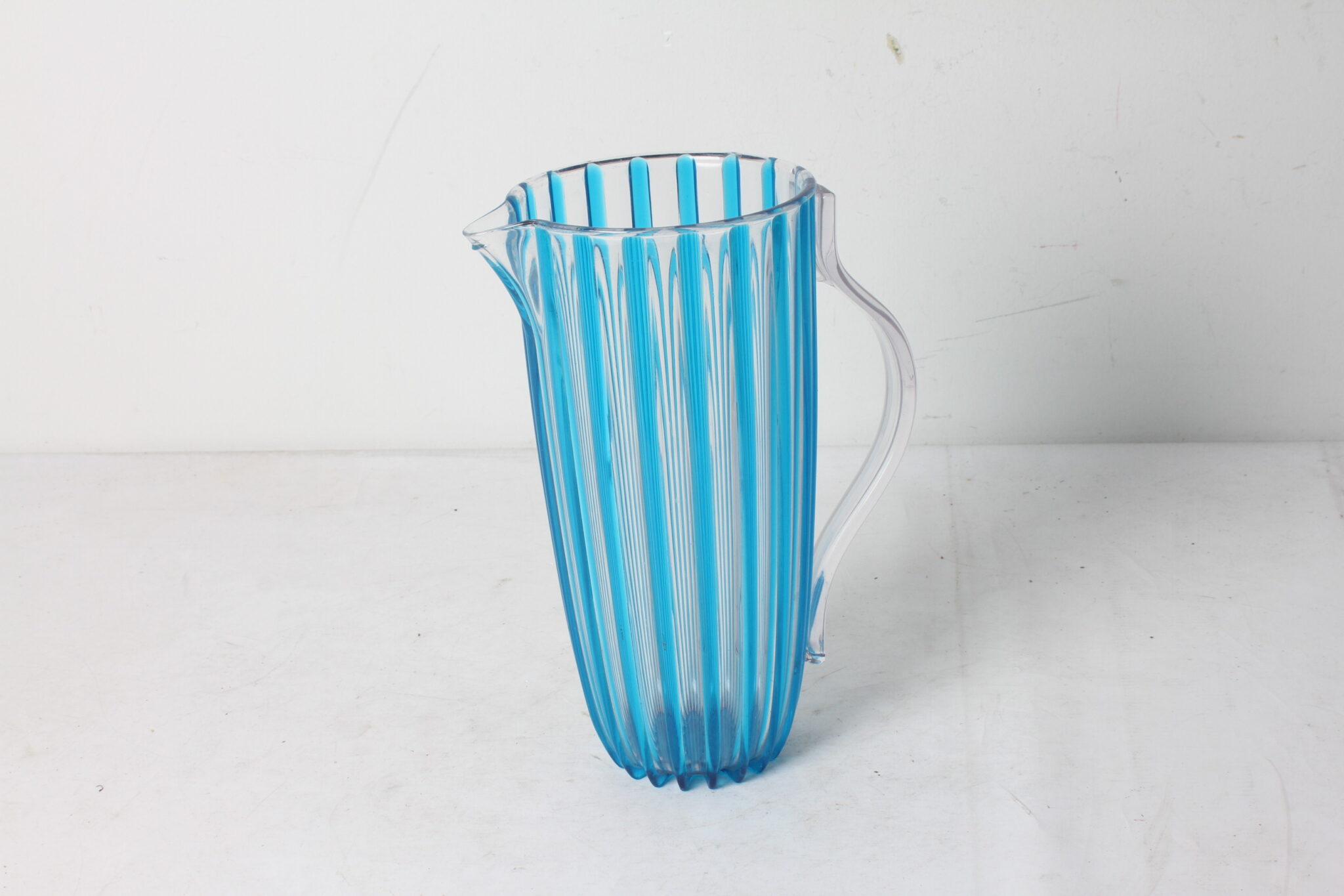 Carafe-GUZZINI-Dolcevita-en-plastique-emmaus-etikette (2)
