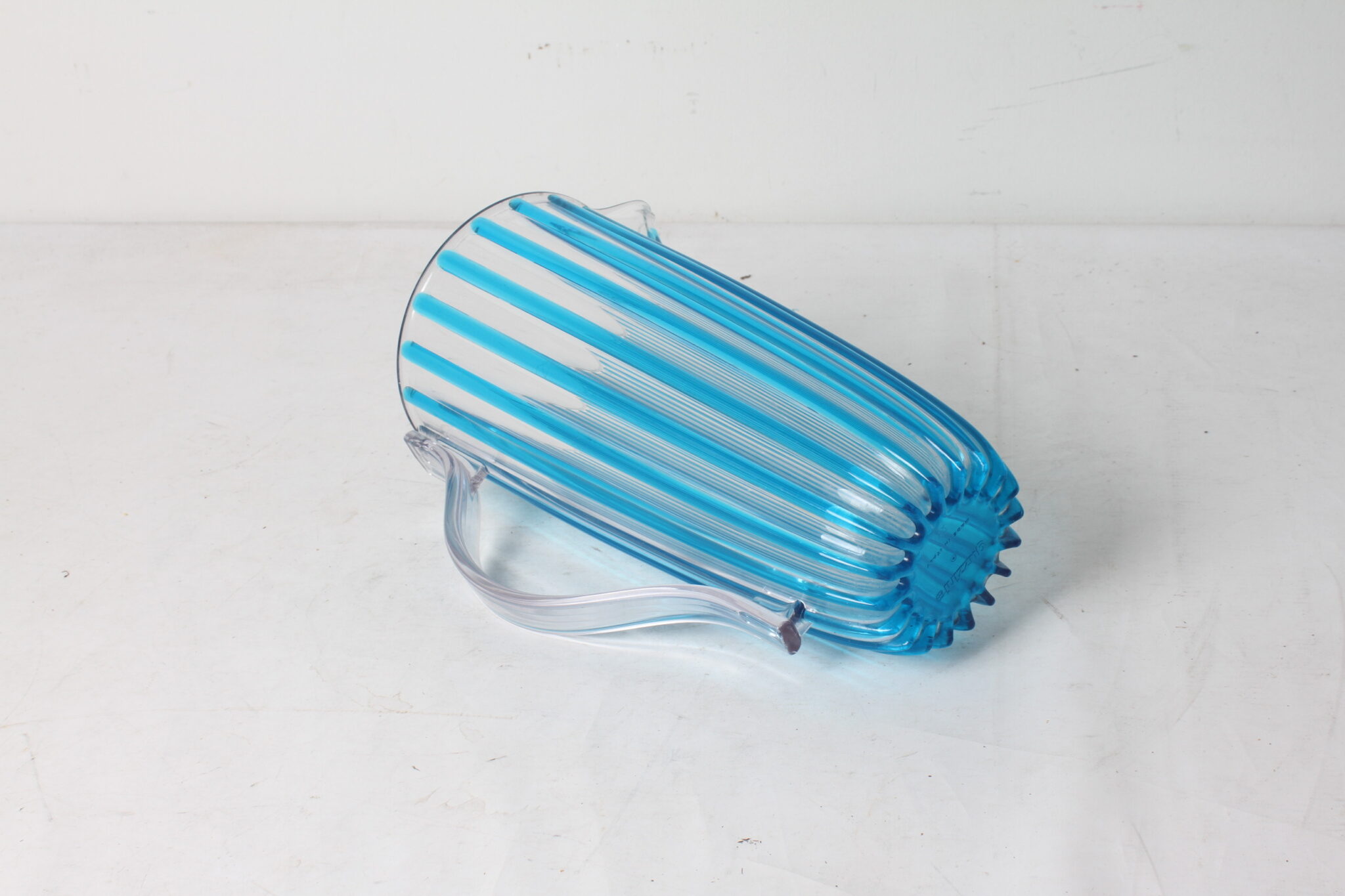 Carafe-GUZZINI-Dolcevita-en-plastique-emmaus-etikette (5)