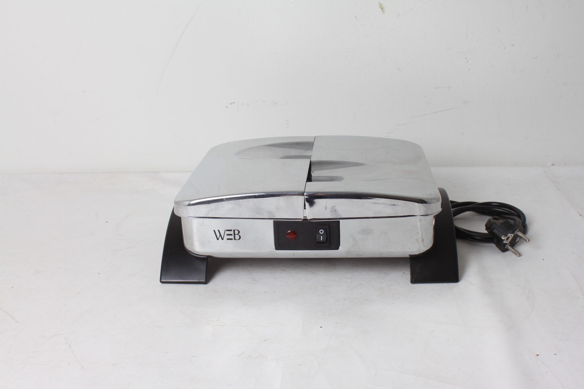 chauffe-assiettes-electrique-white-and-brown-cp439-300w-12-assiettes-petit-electromenager-brocante-occasion-emmaus-scherwiller-etikette (3)