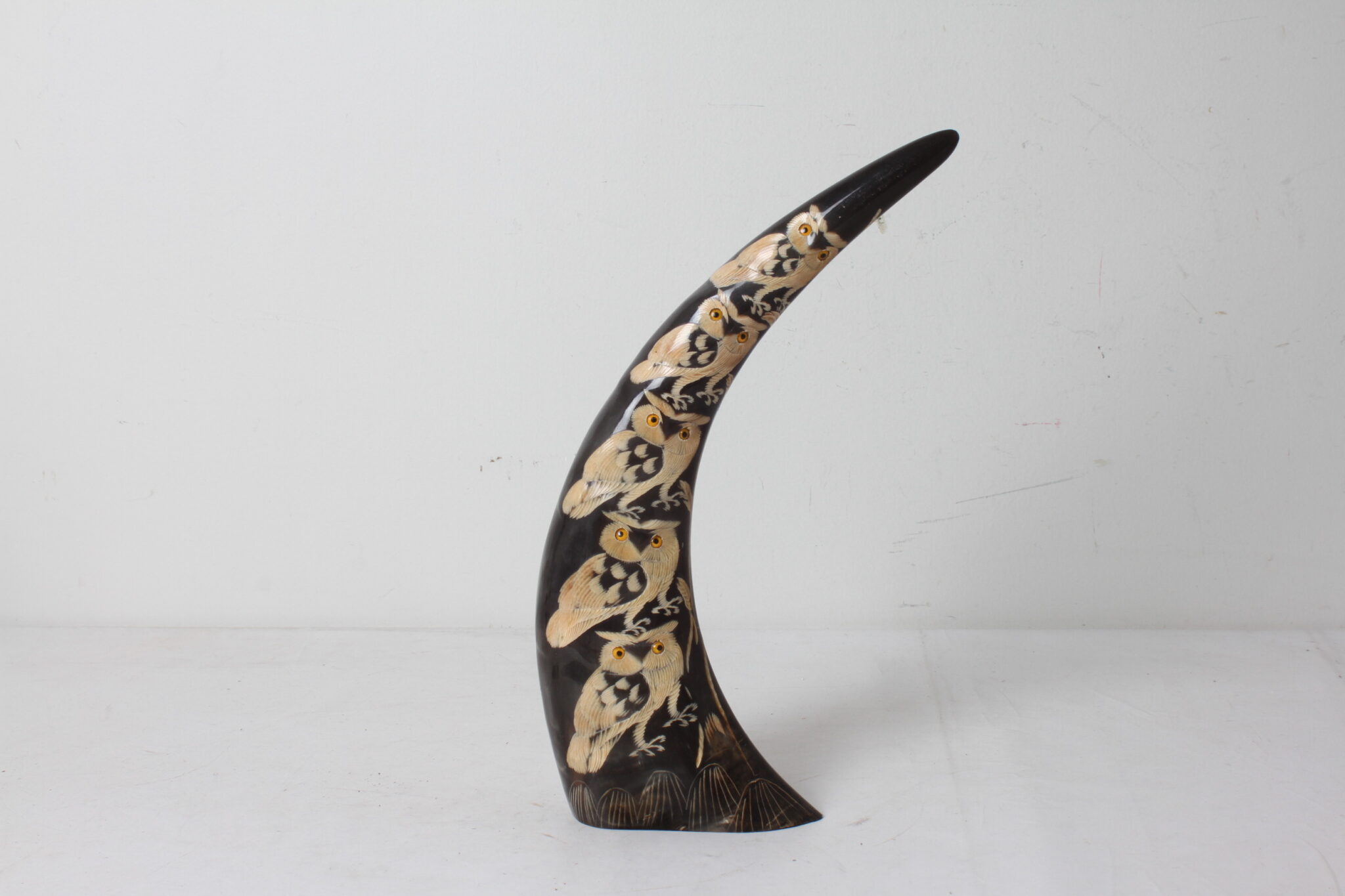 corne-decorative-sculptee-hiboux-chouettes-objerts-deco-brocante-occasion-emmaus-scherwiller-etikette (3)