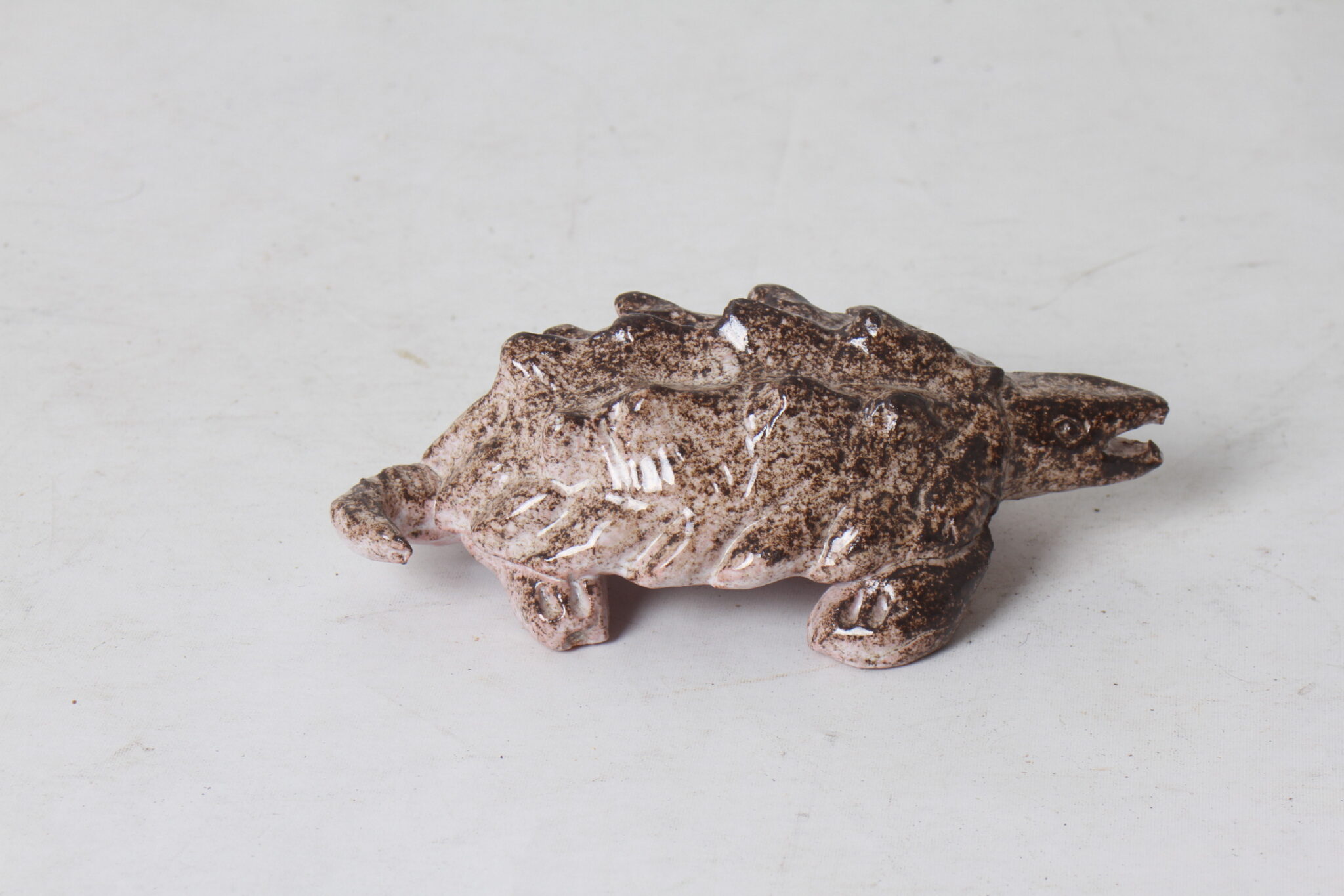 decoration-tortue-alligator-en-ceramique-signee-objets-deco-brocante-occasion-emmaus-scherwiller-etikette (4)