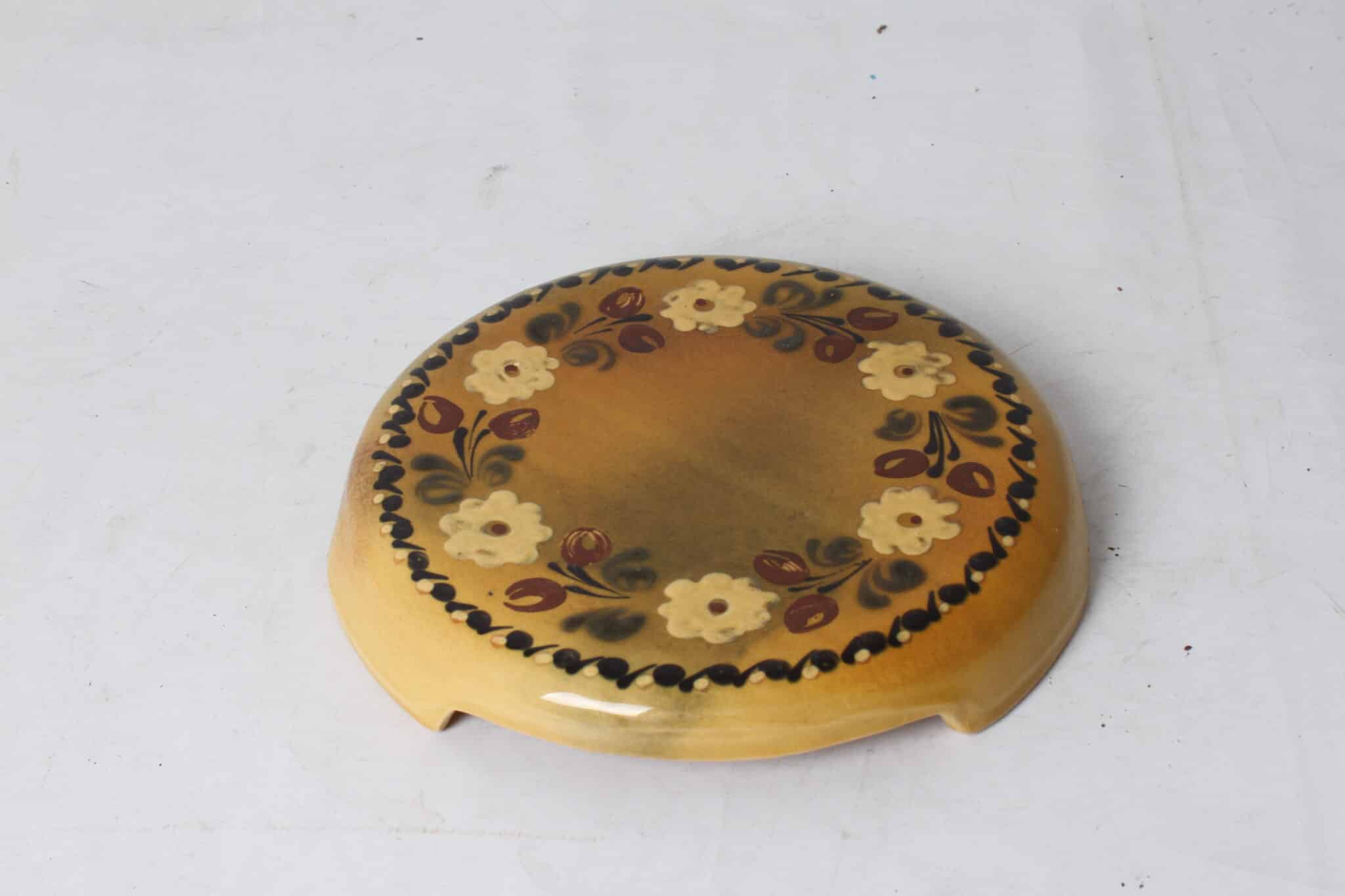 dessous-de-plat-vintage-en-ceramique-signe-g-wehrling-decor-floral-art-de-la-table-brocante-occasion-emmaus-scherwiller-etikette (3)