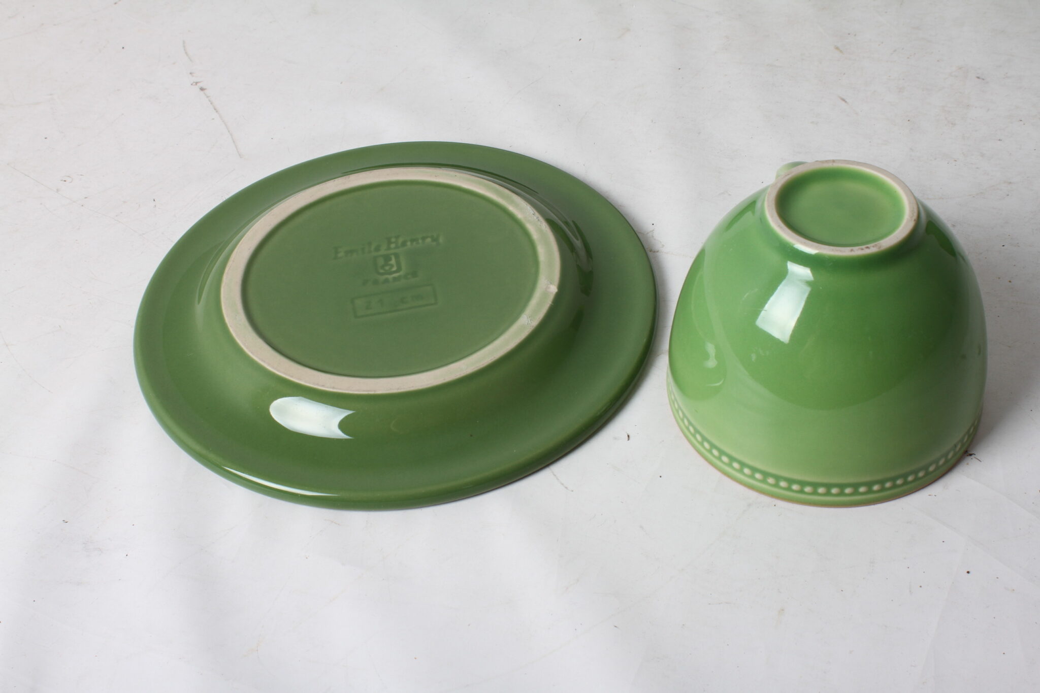 ensemble-petit-dejeuner-4-personnes-tasses-assiettes-vert-art-de-la-table-brocante-occasion-emmaus-scherwiller-etikette (1)