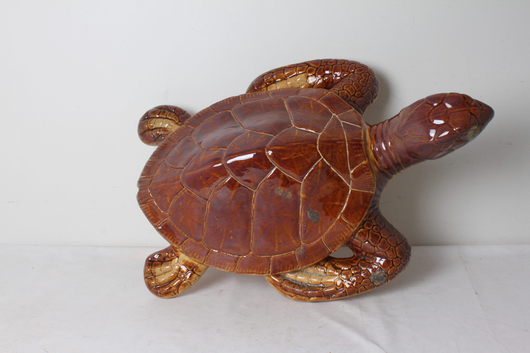 grande-tortue-decorative-de-jardin-en-ceramique-objets-deco-exterieur-interieur-brocante-occasion-emmaus-scherwiller-etikette (5)