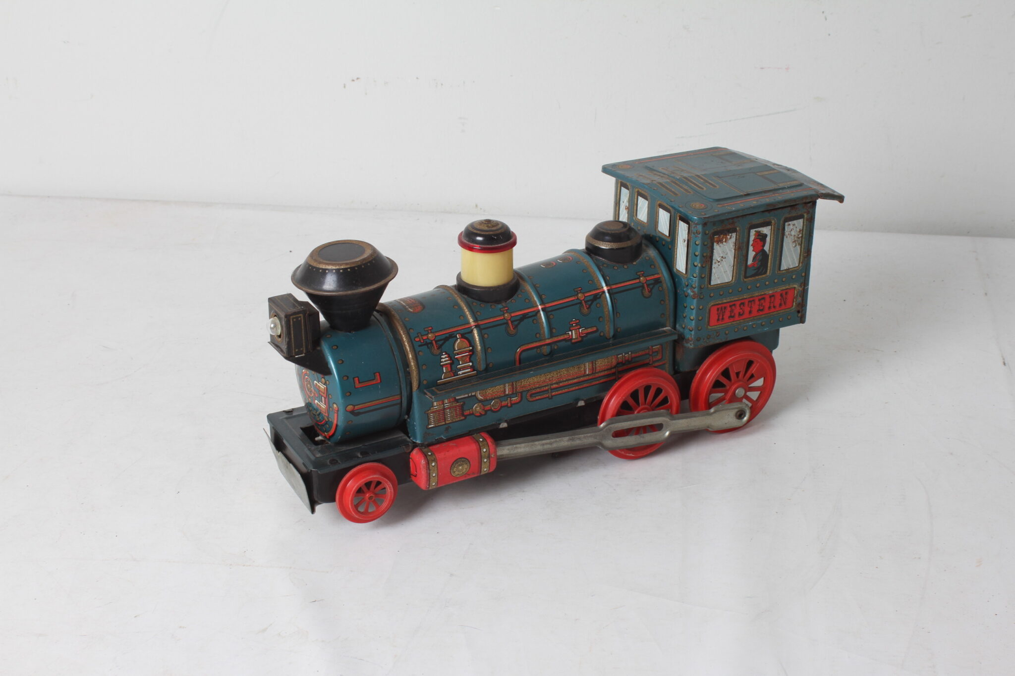 locomotive-en-tole-modern-toys-western-jouets-anciens-brocante-collection-occasion-emmaus-scherwiller-etikette (2)