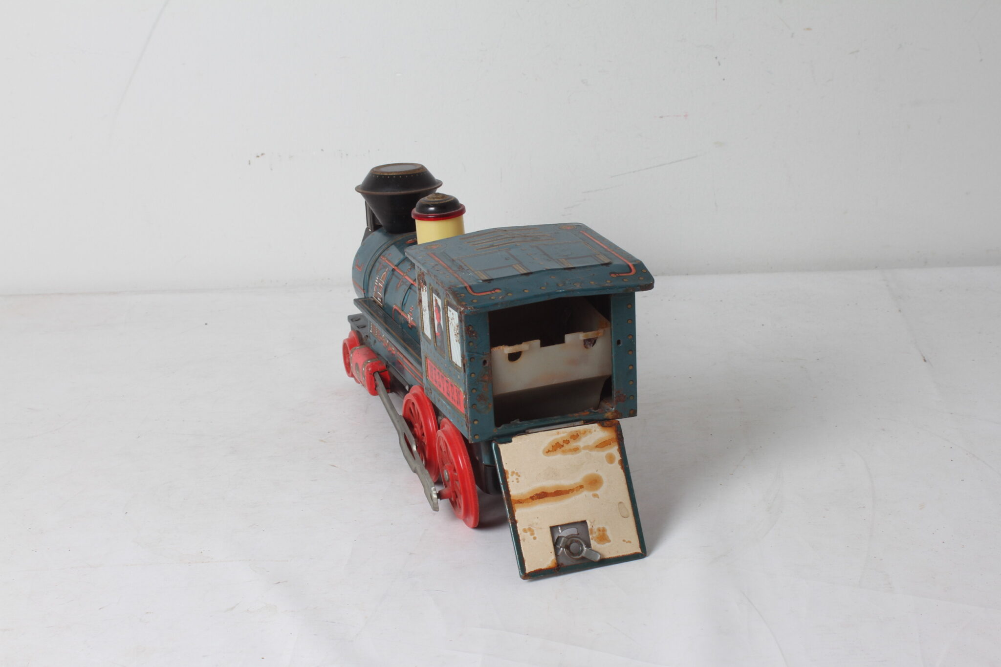 locomotive-en-tole-modern-toys-western-jouets-anciens-brocante-collection-occasion-emmaus-scherwiller-etikette (4)
