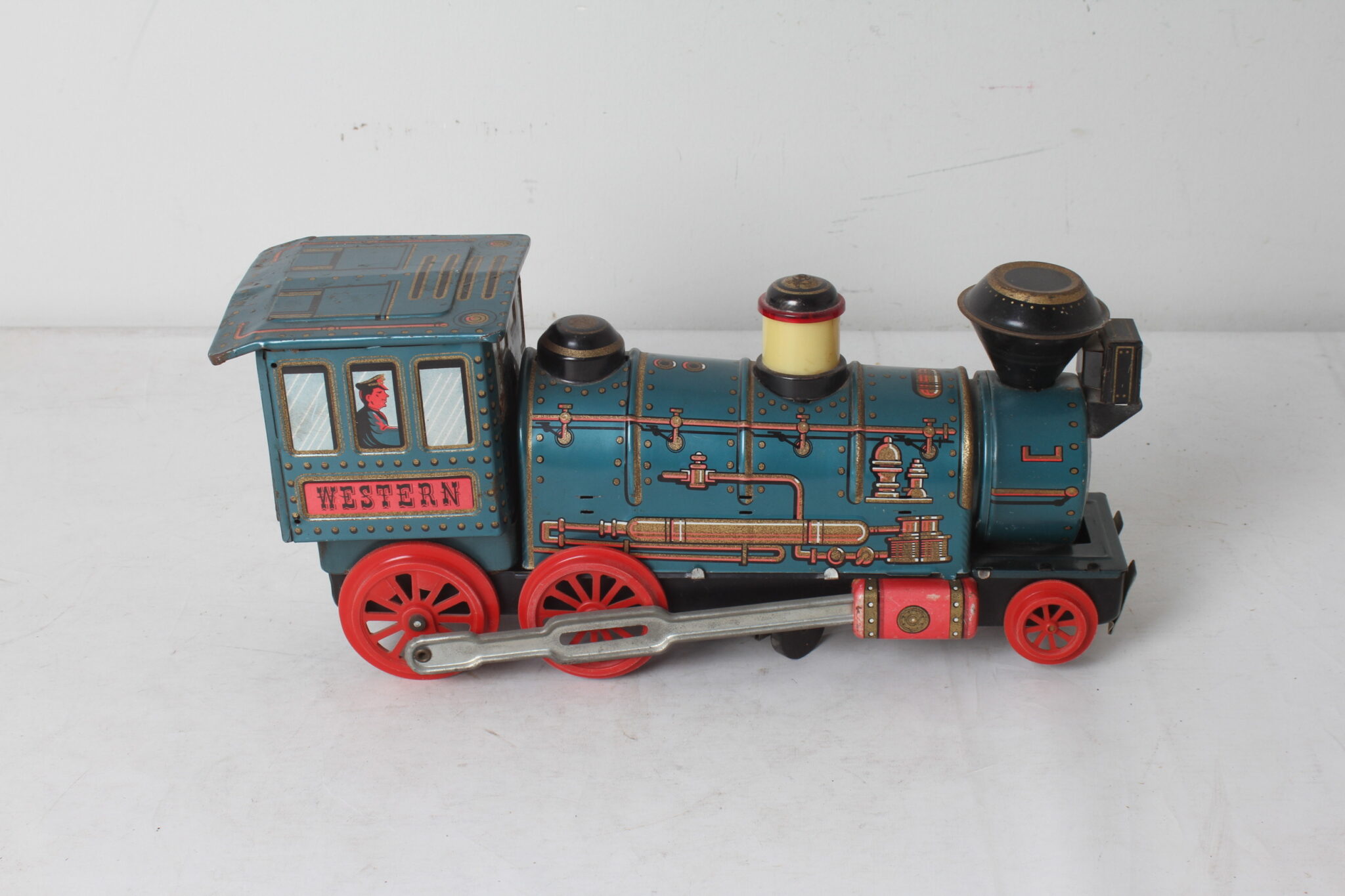 locomotive-en-tole-modern-toys-western-jouets-anciens-brocante-collection-occasion-emmaus-scherwiller-etikette (5)