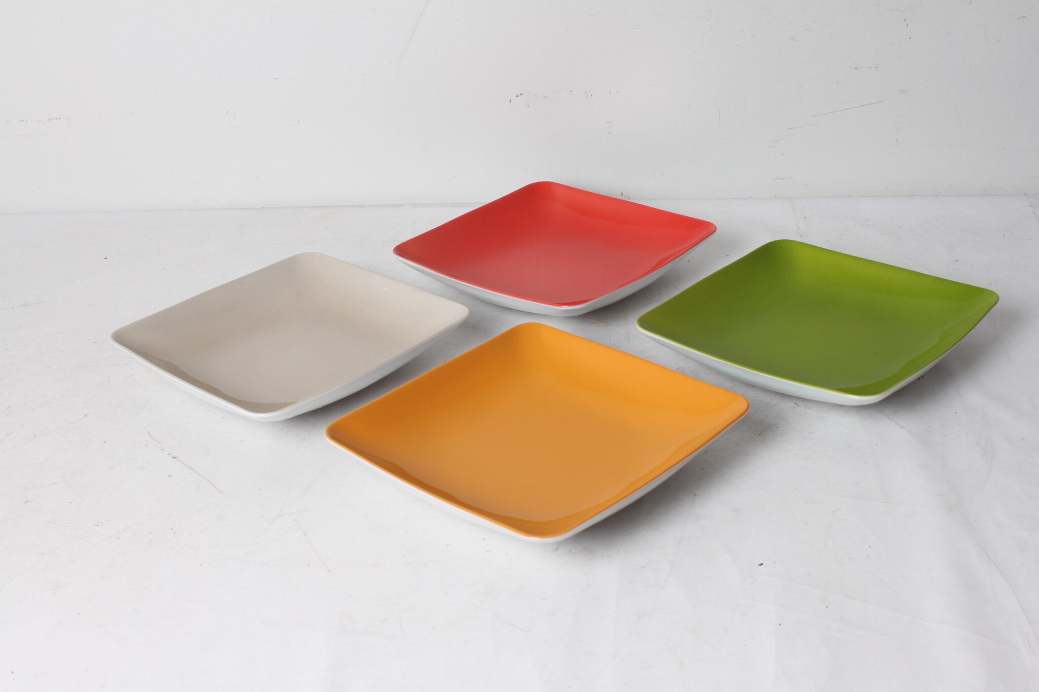 Lot-de-4-assiettes-modulo-guy-degrenne-porcelaine-emmaus-etikette (2)