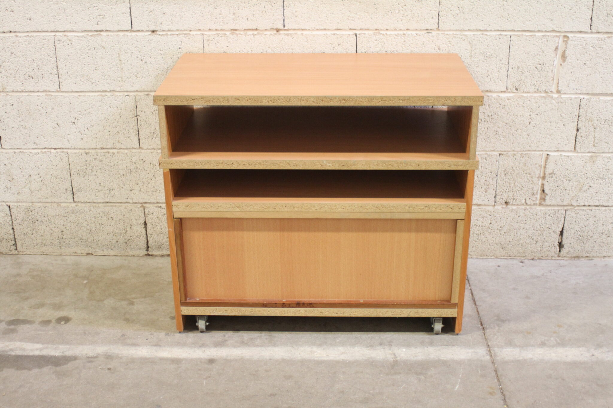 meuble-rangement-tv-hifi-2-portes-sur-roulettes-bois-placage-mobilier-occasion-emmaus-scherwiller-etikette (5)