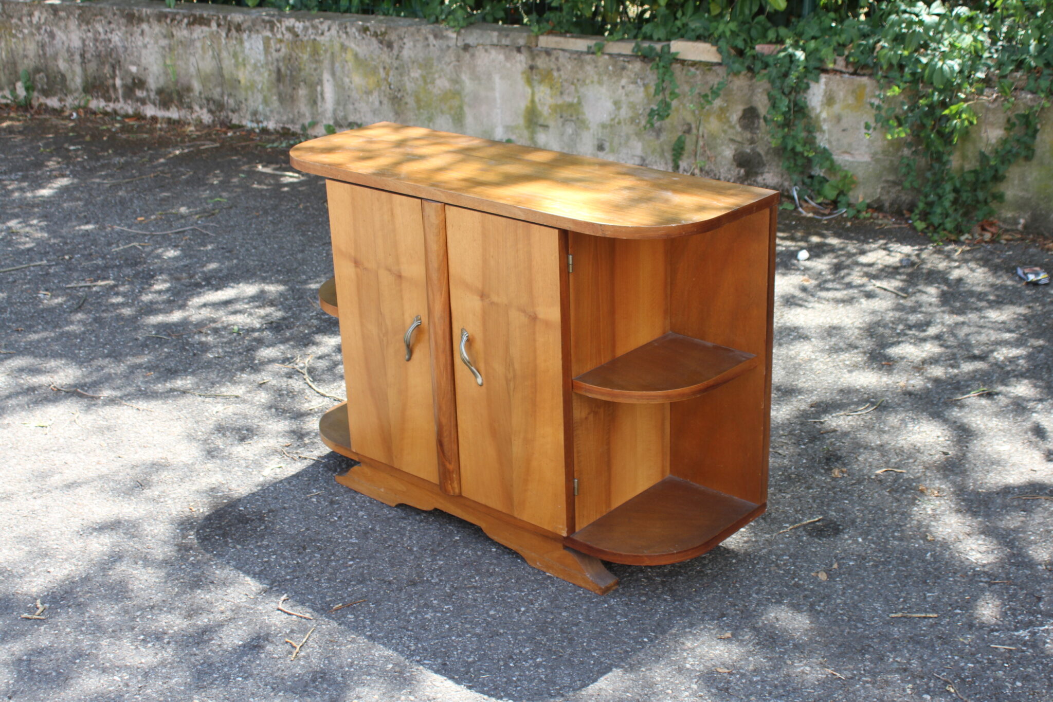 petit-meuble-rangement-2-portes-etageres-style-art-deco-bois-mobilier-brocante-occasion-emmaus-scherwiller-etikette (2)