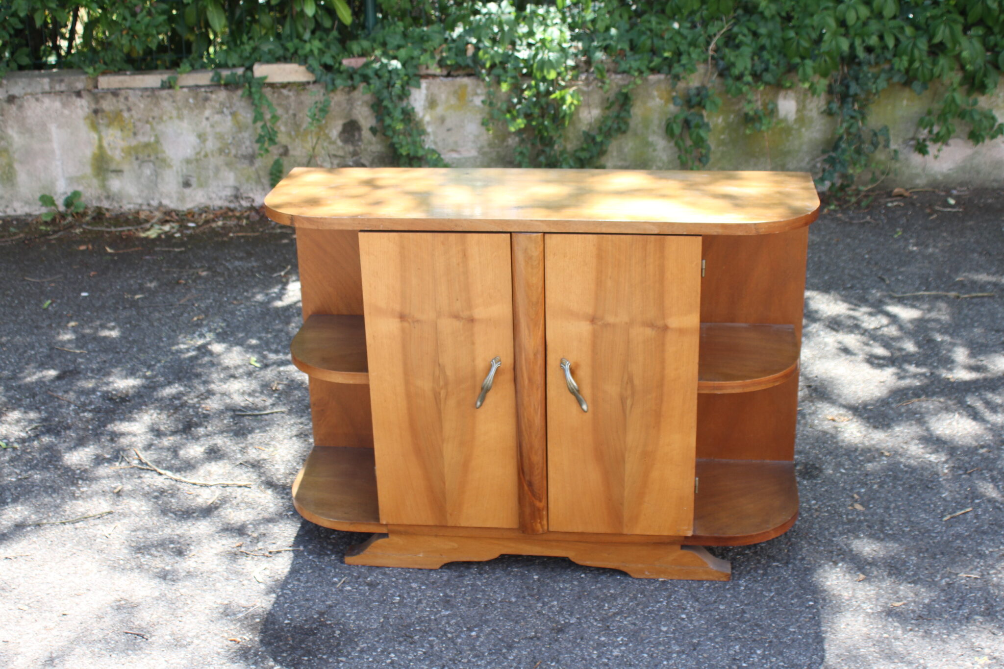 petit-meuble-rangement-2-portes-etageres-style-art-deco-bois-mobilier-brocante-occasion-emmaus-scherwiller-etikette (3)