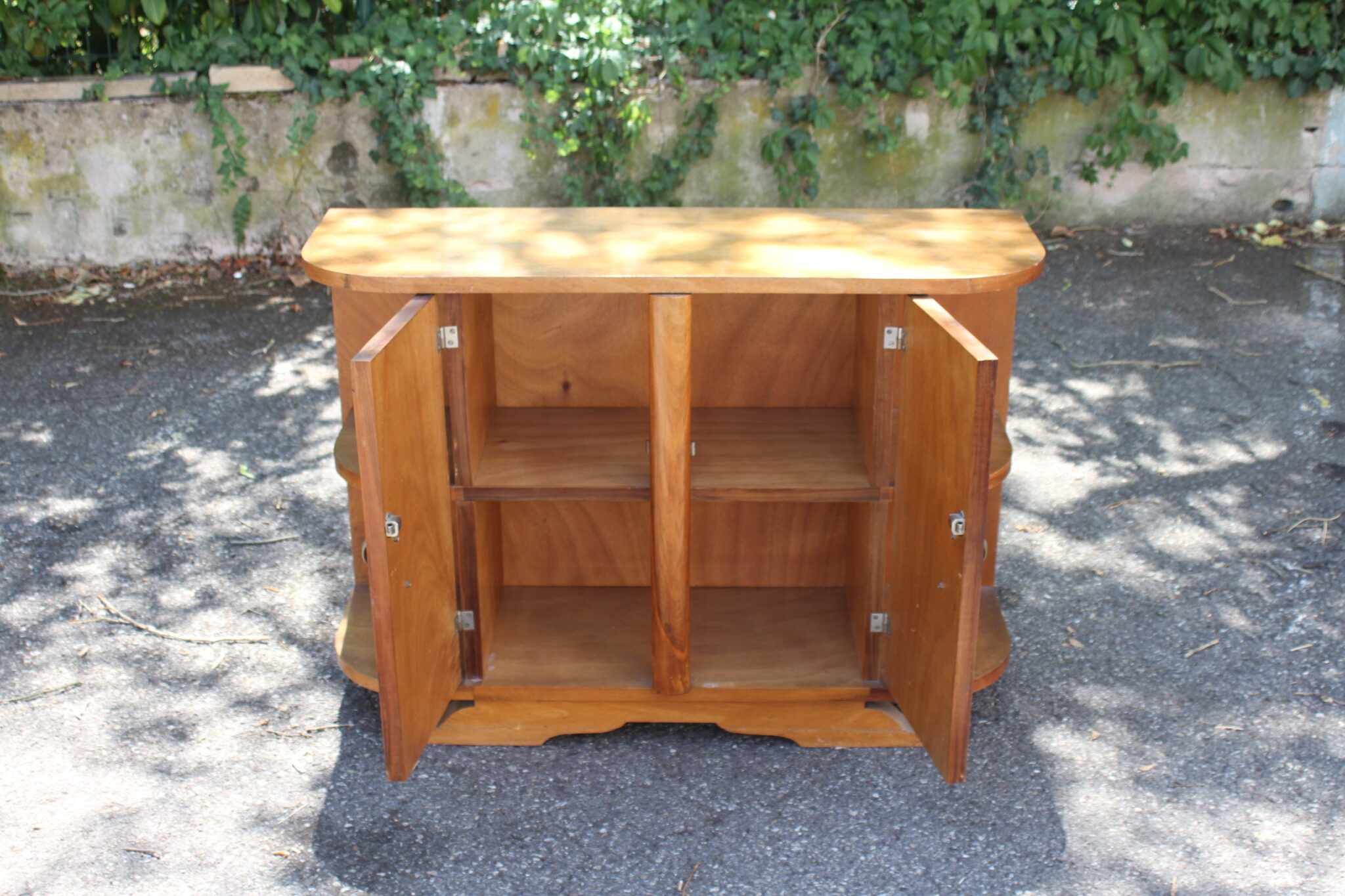petit-meuble-rangement-2-portes-etageres-style-art-deco-bois-mobilier-brocante-occasion-emmaus-scherwiller-etikette (4)