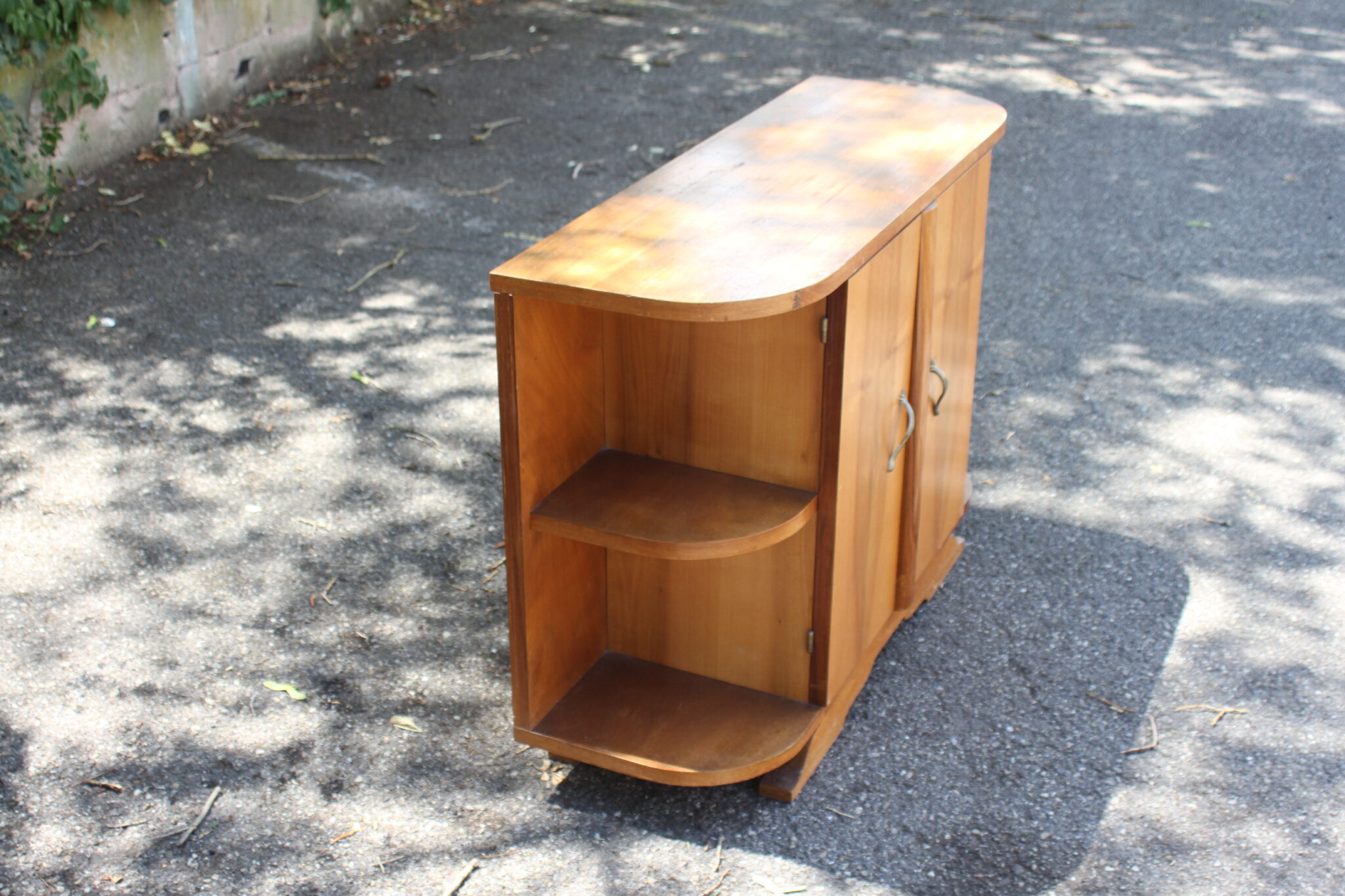 petit-meuble-rangement-2-portes-etageres-style-art-deco-bois-mobilier-brocante-occasion-emmaus-scherwiller-etikette (5)