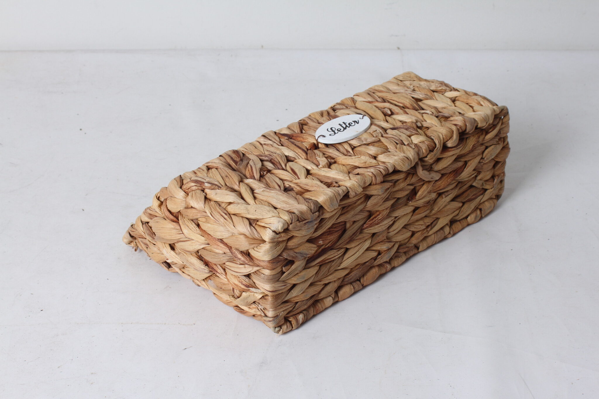 porte-lettres-naturel-en-jacinthe-d'eau-objets-deco-occasion-emmaus-scherwiller-etikette (1)