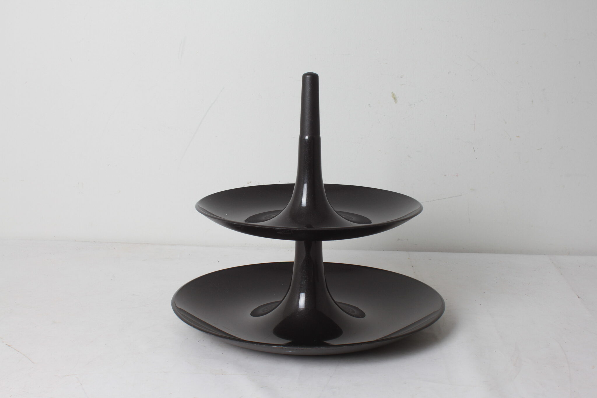 presentoir-2-niveaux-plastique-paillete-koziol-babell-design-hints-wien-art-de-la-table-brocante-occasion-emmaus-scherwiller-etikette (3)