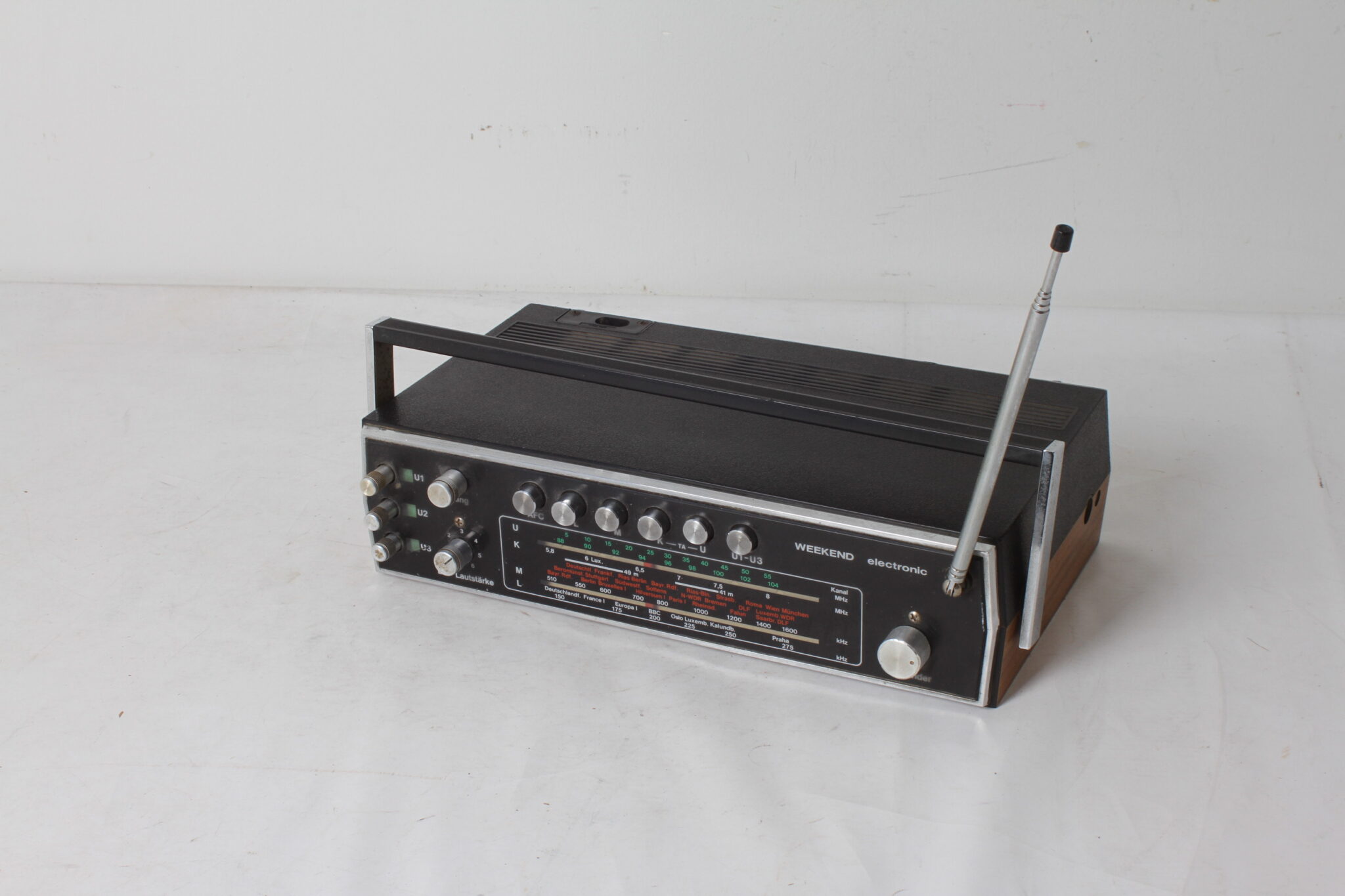 radio-vintage-itt-schaub-lorenz-weekend-electronic-102-petit-electromenager-brocante-occasion-emmaus-scherwiller-etikette (4)