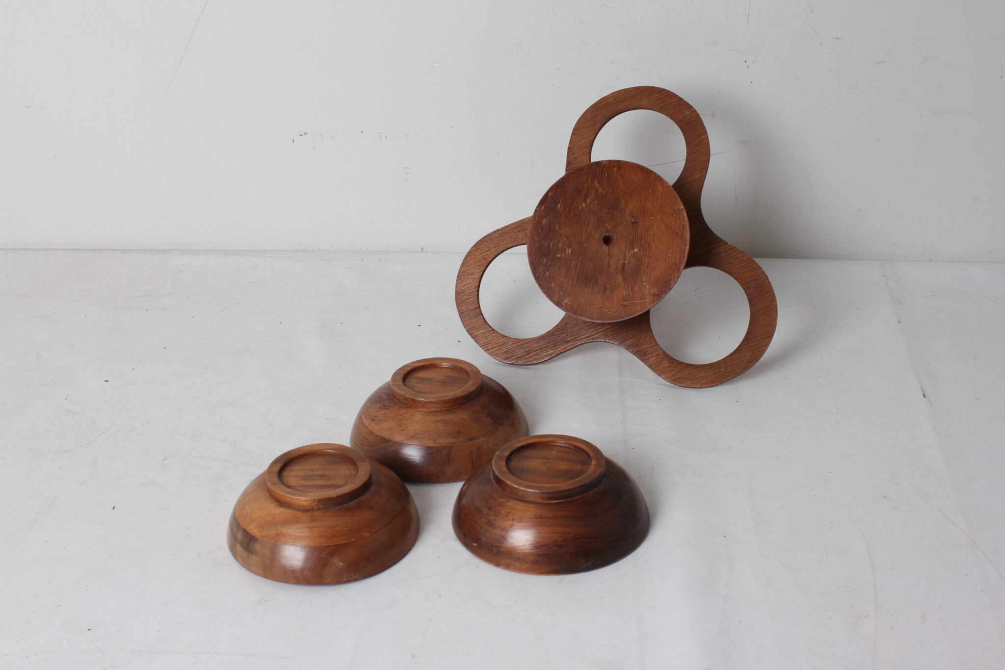 serviteur-aperitif-tournant-en-bois-3-compartiments-art-de-la-table-brocante-occasion-emmaus-scherwiller-etikette (1)