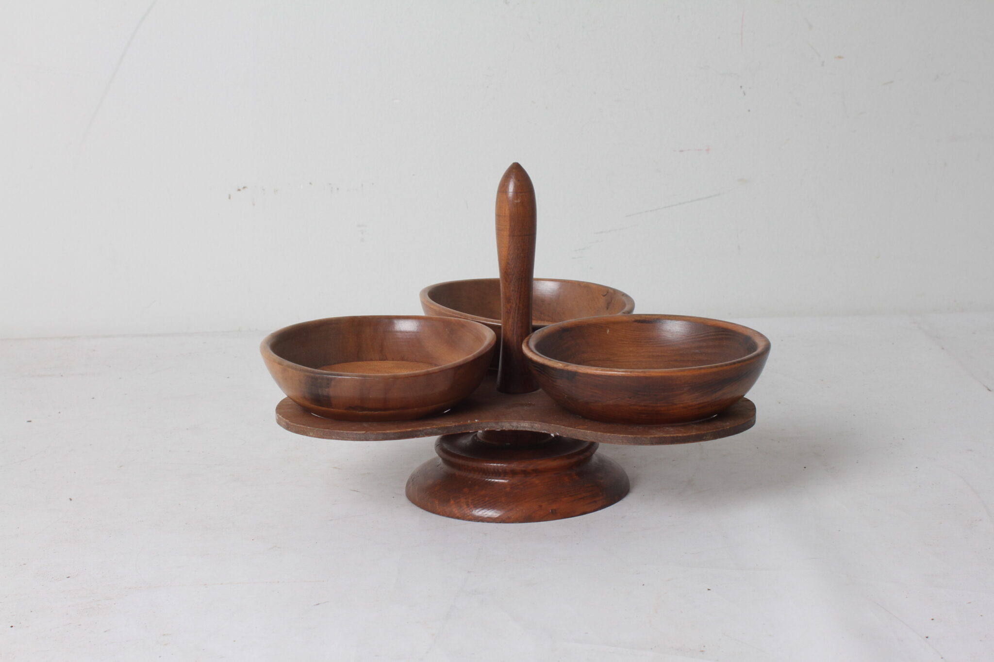 serviteur-aperitif-tournant-en-bois-3-compartiments-art-de-la-table-brocante-occasion-emmaus-scherwiller-etikette (3)