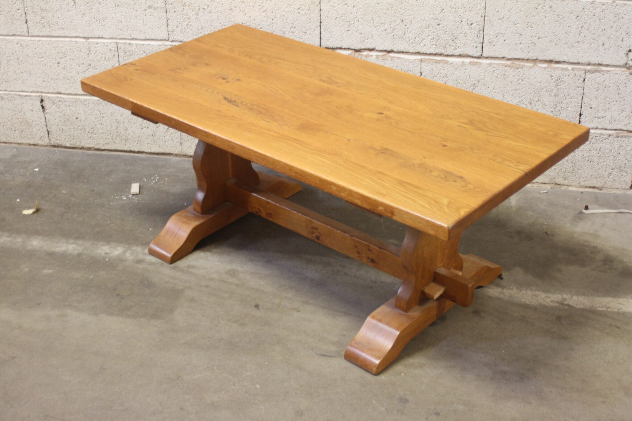 table-basse-style-monastere-bois-massif-mobilier-brocante-occasion-emmaus-scherwiller-etikette (4)