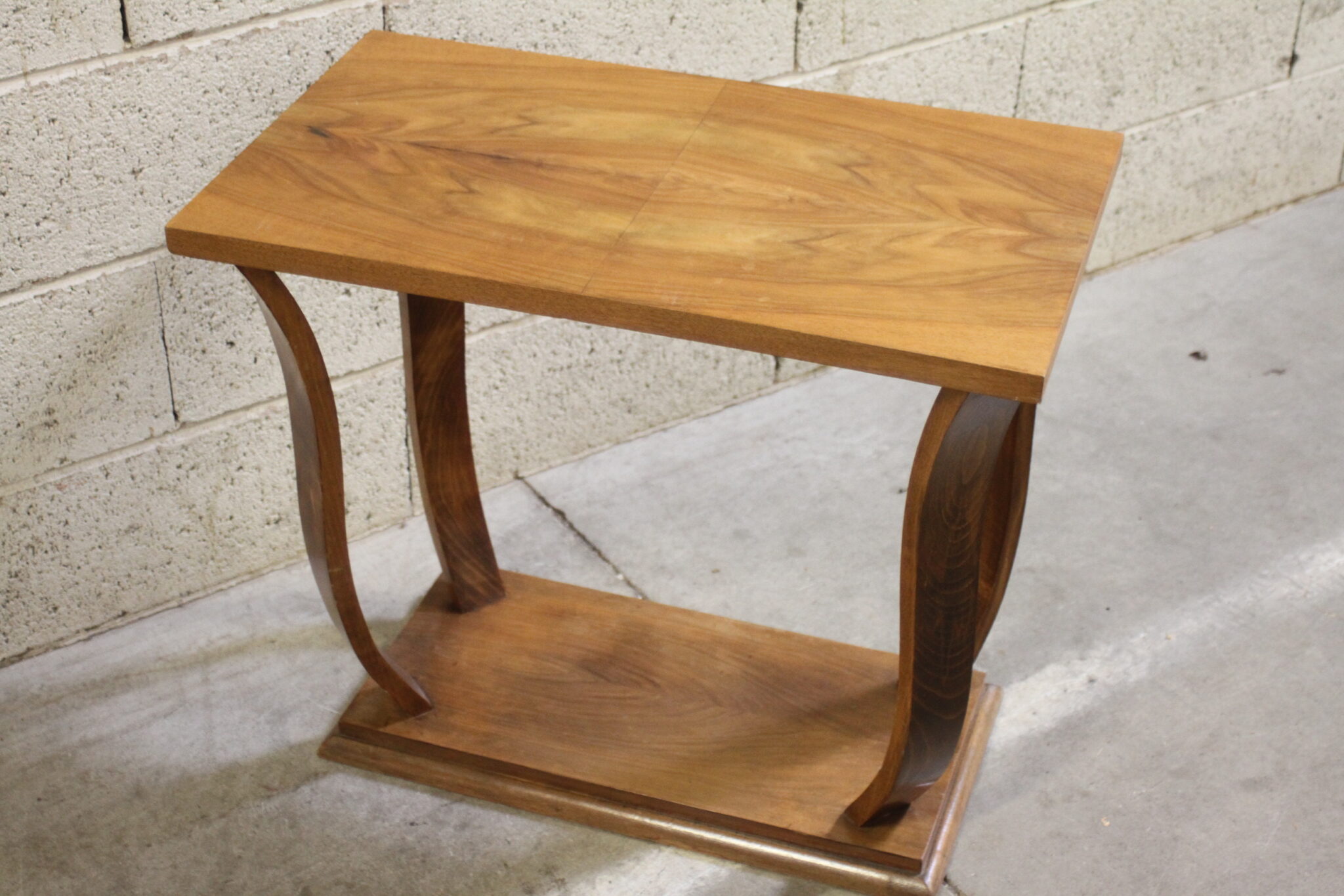 table-d'appoint-console-gueridon-art-deco-pieds-galbes-belle-patine-mobilier-brocante-occasion-emmaus-scherwiller-etikette (1)