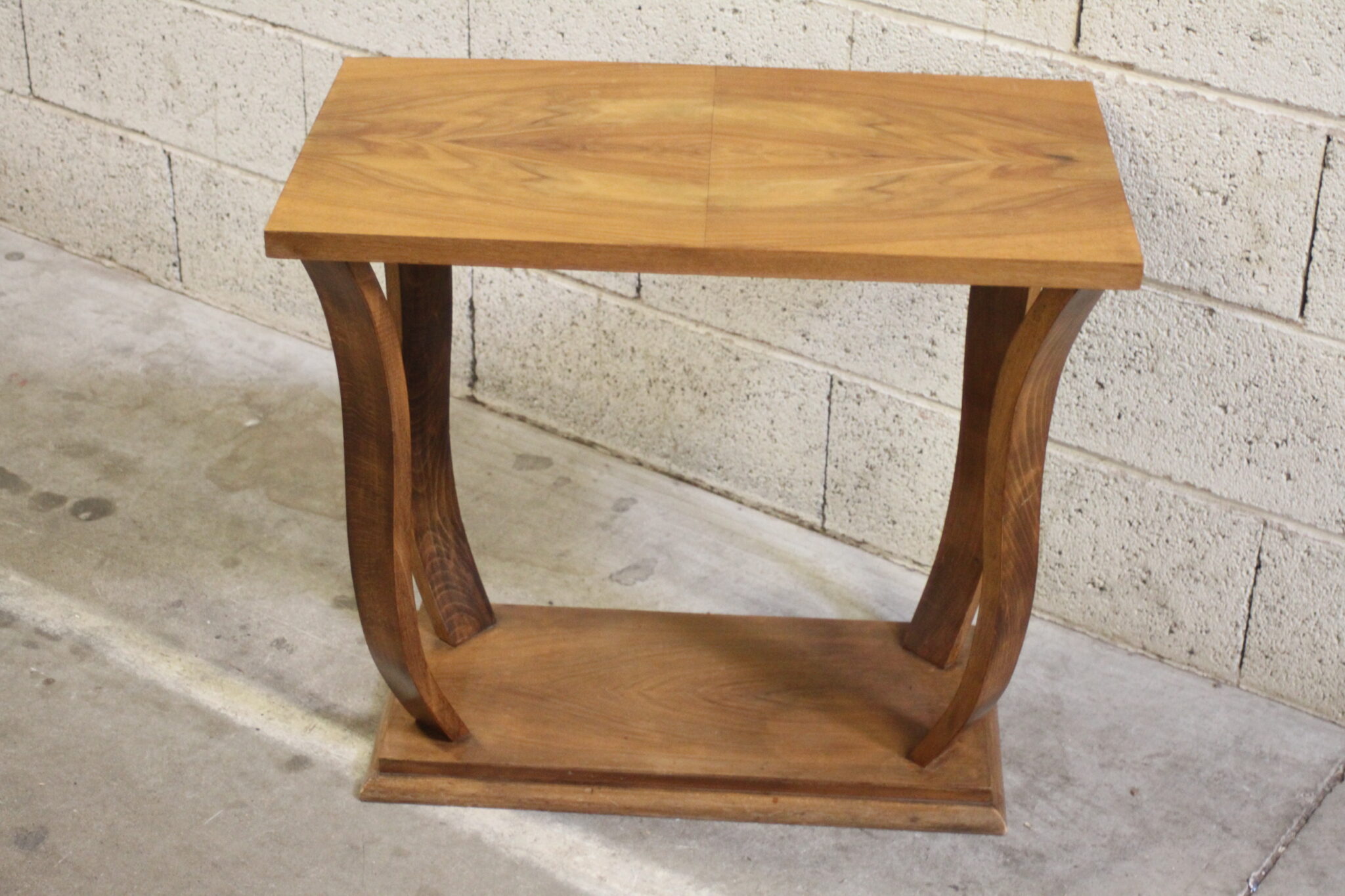 table-d'appoint-console-gueridon-art-deco-pieds-galbes-belle-patine-mobilier-brocante-occasion-emmaus-scherwiller-etikette (3)