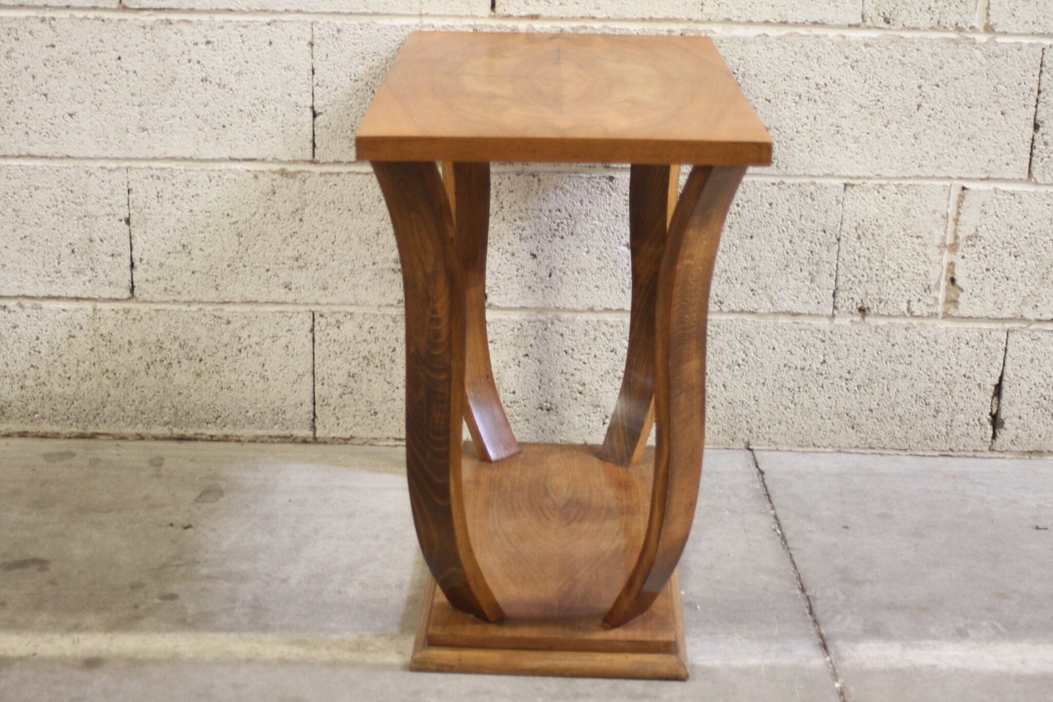 table-d'appoint-console-gueridon-art-deco-pieds-galbes-belle-patine-mobilier-brocante-occasion-emmaus-scherwiller-etikette (4)