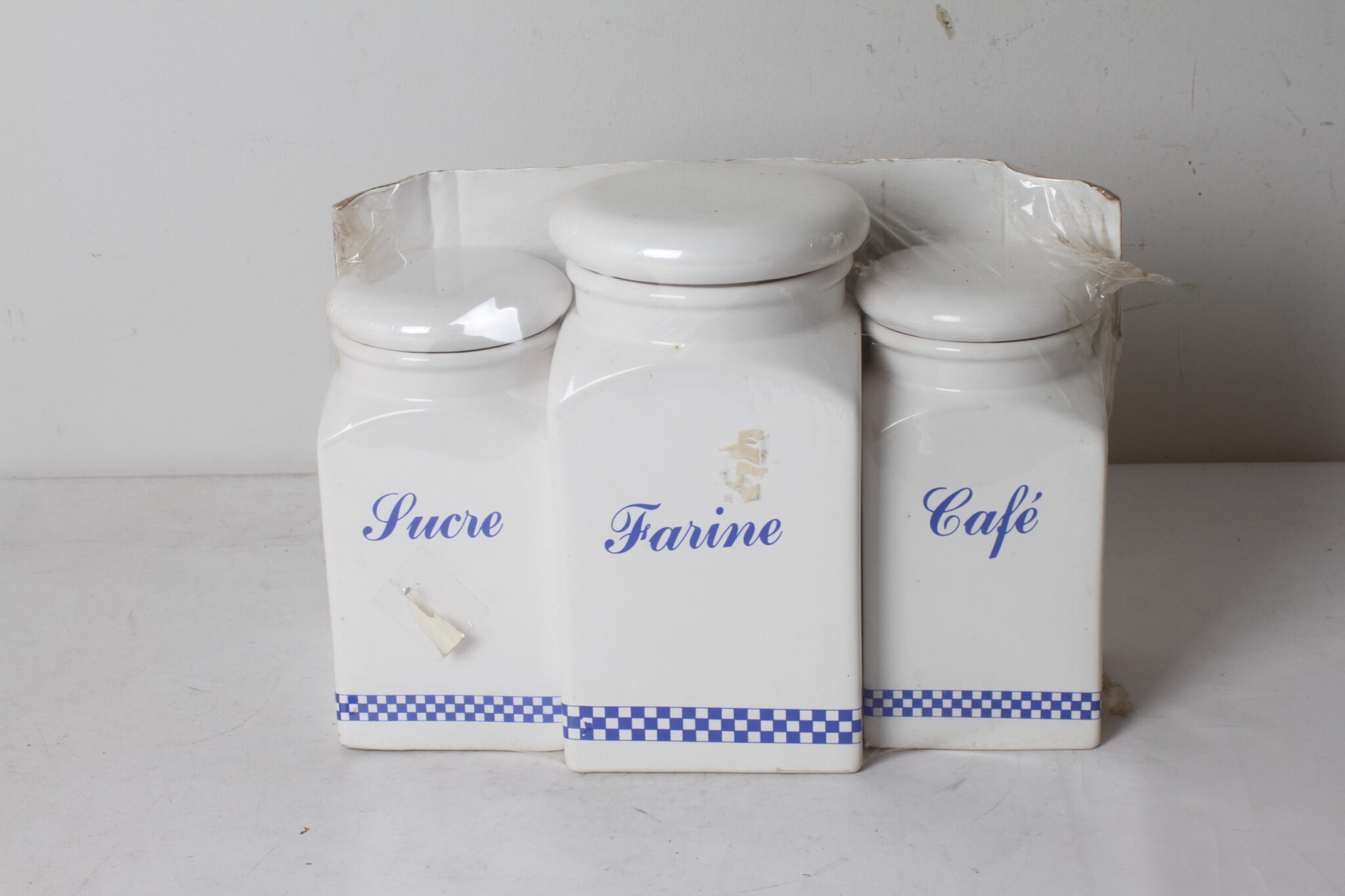 trio-de-pots-de-conservation-en-ceramique-sucre-farine-cafe-art-de-la-table-brocante-occasion-emmaus-scherwiller-etikette (3)