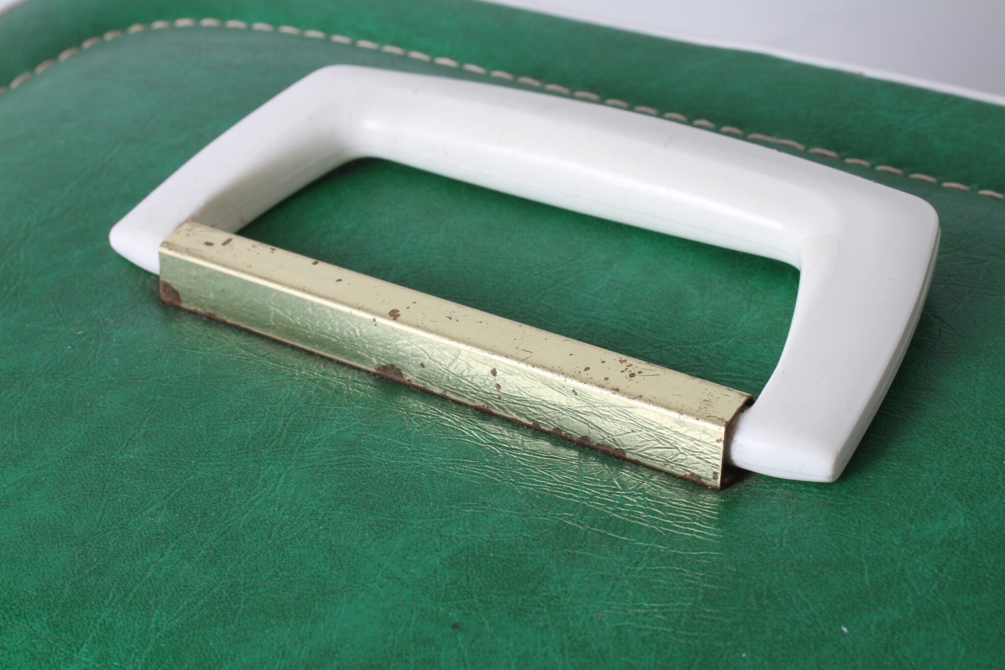 vanity-vintage-skai-vert-accessoires-brocante-occasion-emmaus-scherwiller-etikette (1)