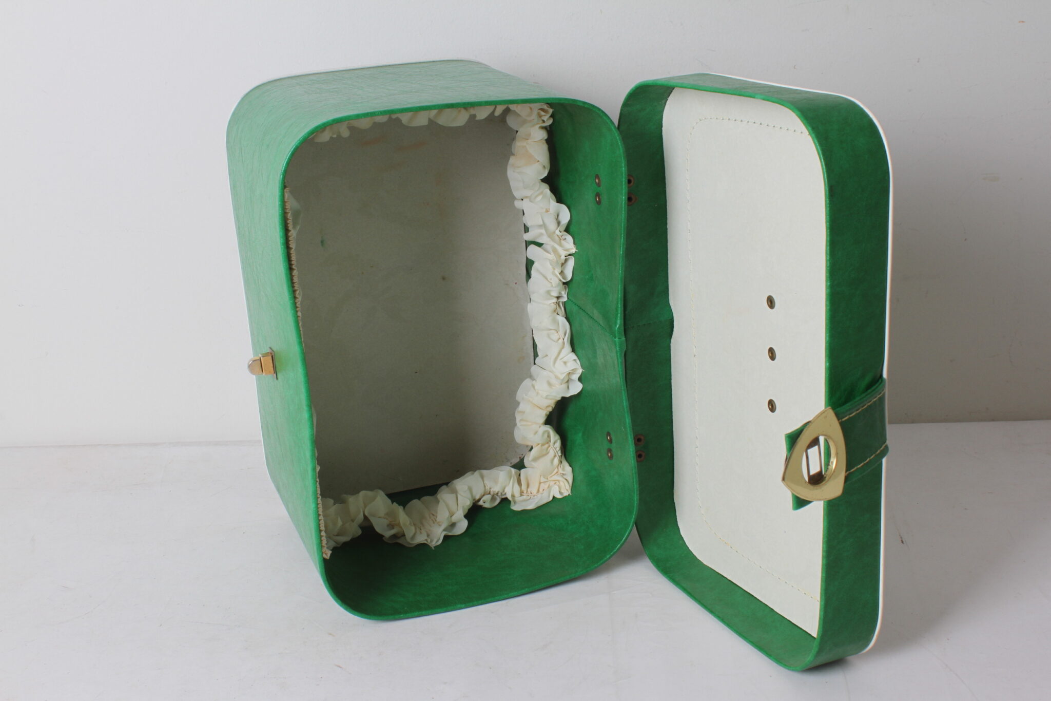 vanity-vintage-skai-vert-accessoires-brocante-occasion-emmaus-scherwiller-etikette (4)