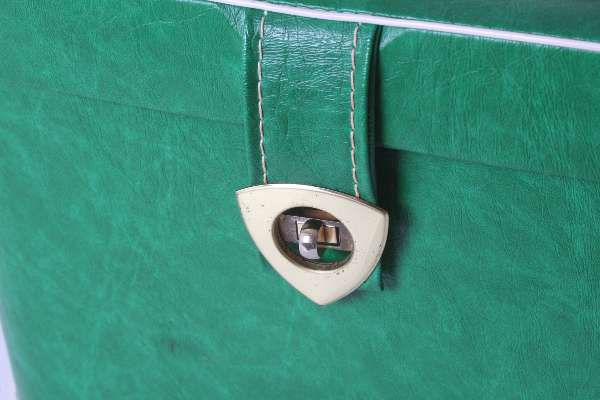 vanity-vintage-skai-vert-accessoires-brocante-occasion-emmaus-scherwiller-etikette (7)