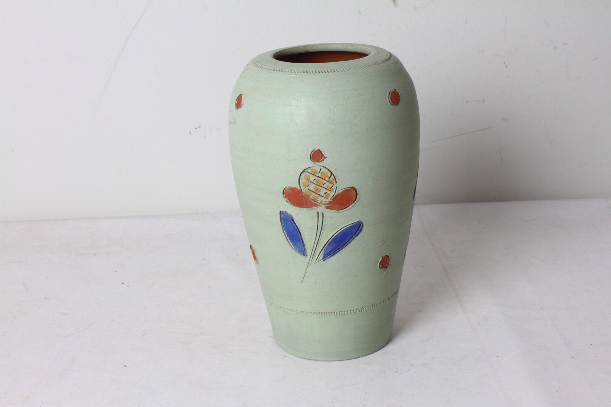vase-en-terre-cuite-a-decor-grave-objets-deco-brocante-occasion-emmaus-scherwiller-etikette (4)