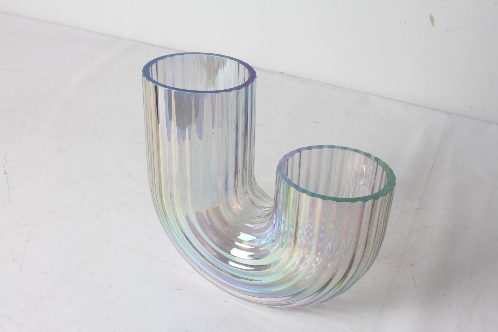 vase-ikea-raffelbjork-forme-u-verre-epais-cannele-nacre-objets-deco-design-brocante-occasion-emmaus-scherwiller-etikette (1)