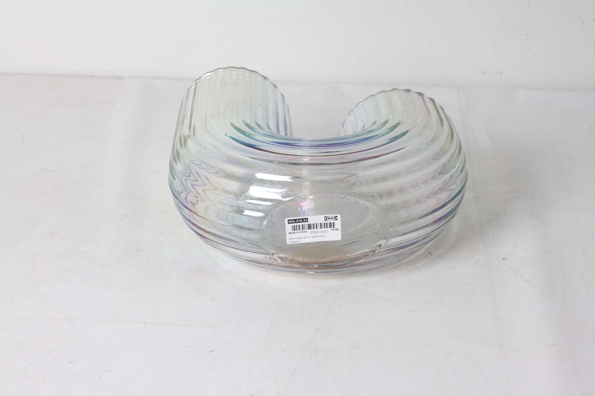 vase-ikea-raffelbjork-forme-u-verre-epais-cannele-nacre-objets-deco-design-brocante-occasion-emmaus-scherwiller-etikette (4)