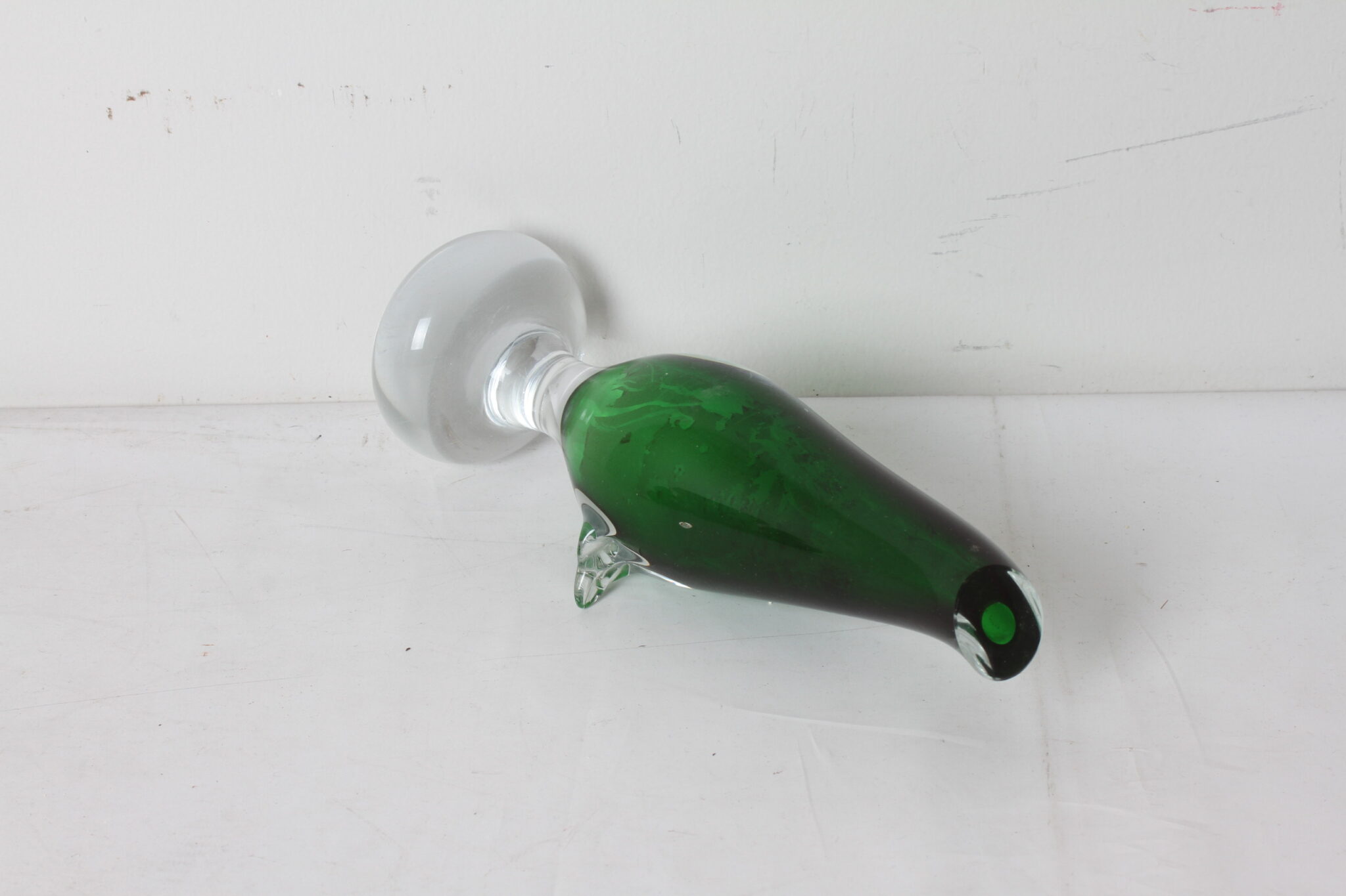vase-soliflore-verre-epais-souffle-vintage-vert-objets-deco-brocante-occasion-emmaus-scherwiller-etikette (1)