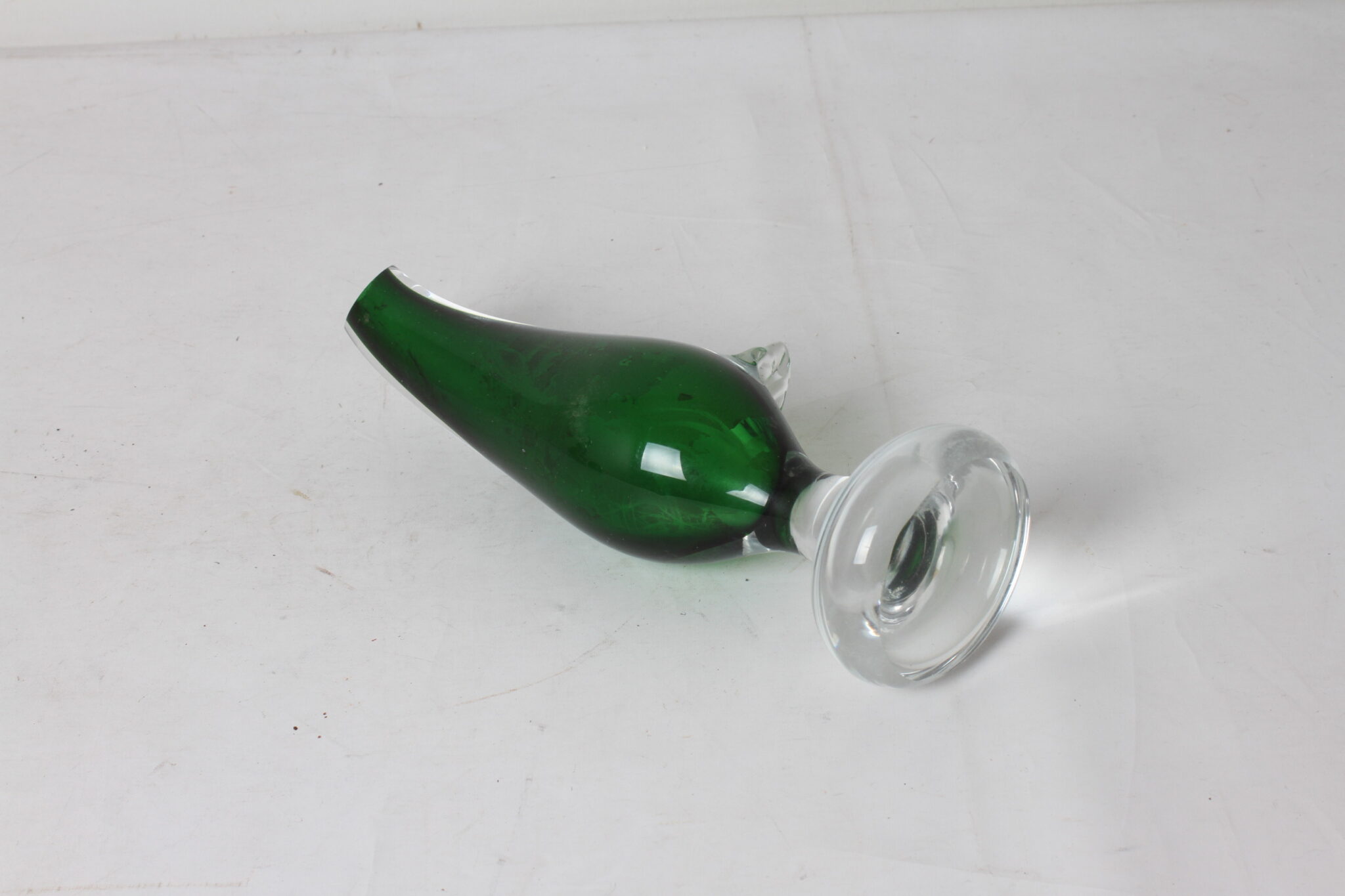 vase-soliflore-verre-epais-souffle-vintage-vert-objets-deco-brocante-occasion-emmaus-scherwiller-etikette (4)
