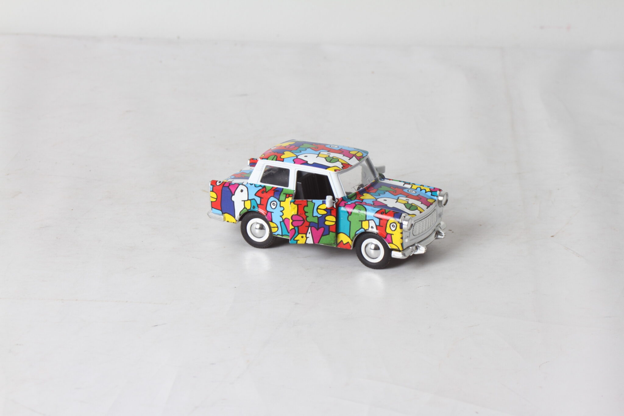 voiture-miniature-Thierry- Noir-emmaus-etikette (1)