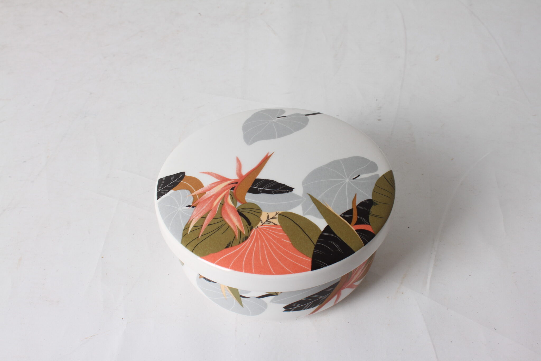 Bonbonnière-en-porcelaine-Hankook-emmaus-etikette-scherwiller (2)