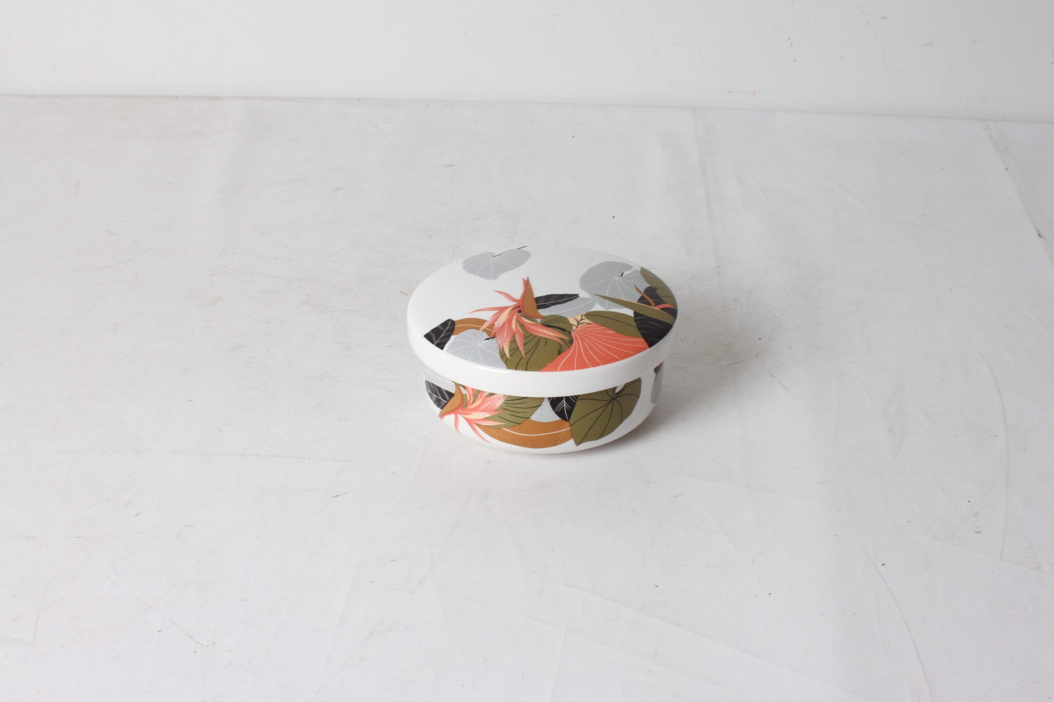 Bonbonnière-en-porcelaine-Hankook-emmaus-etikette-scherwiller (3)