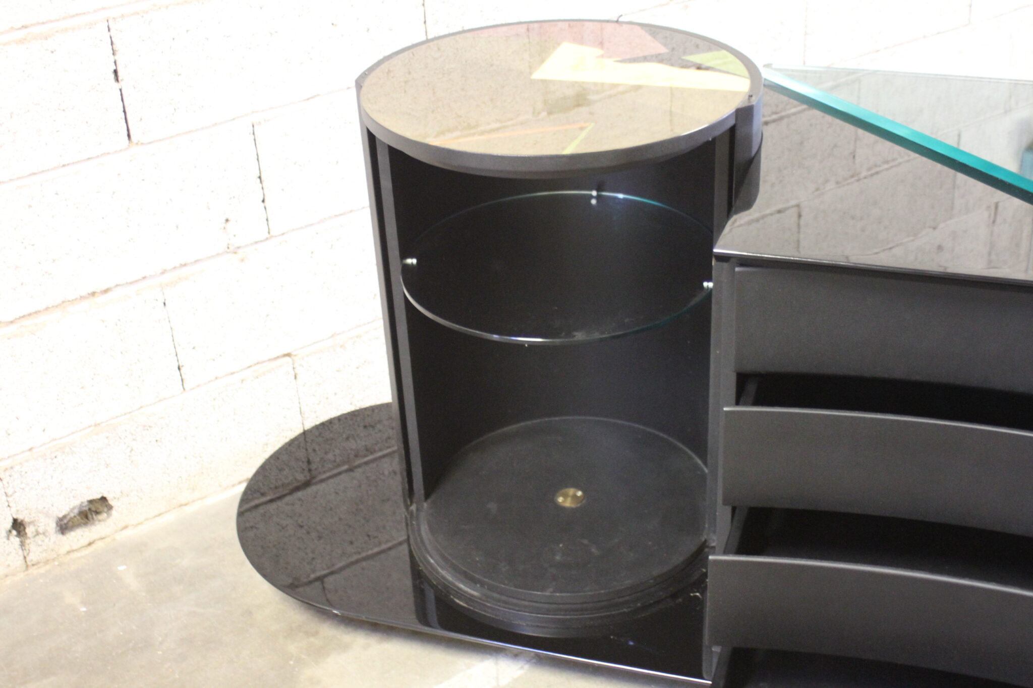 buffet-marqueterie-vintage-carlo-malnati-design-geometrique-finitions-laquees-noires-mobilier-brocante-rare-piece-occasion-emmaus-scherwiller-etikette (7)