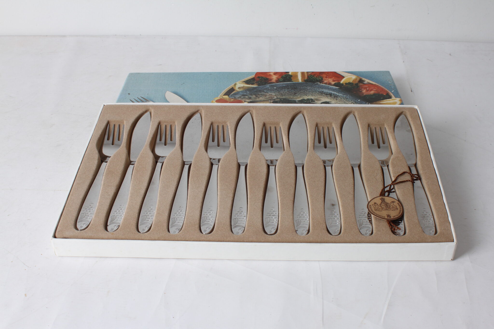 couverts-a-poissons-vintage-inox-wmf-art-de-la-table-brocante-occasion-emmaus-scherwiller-etikette (1)
